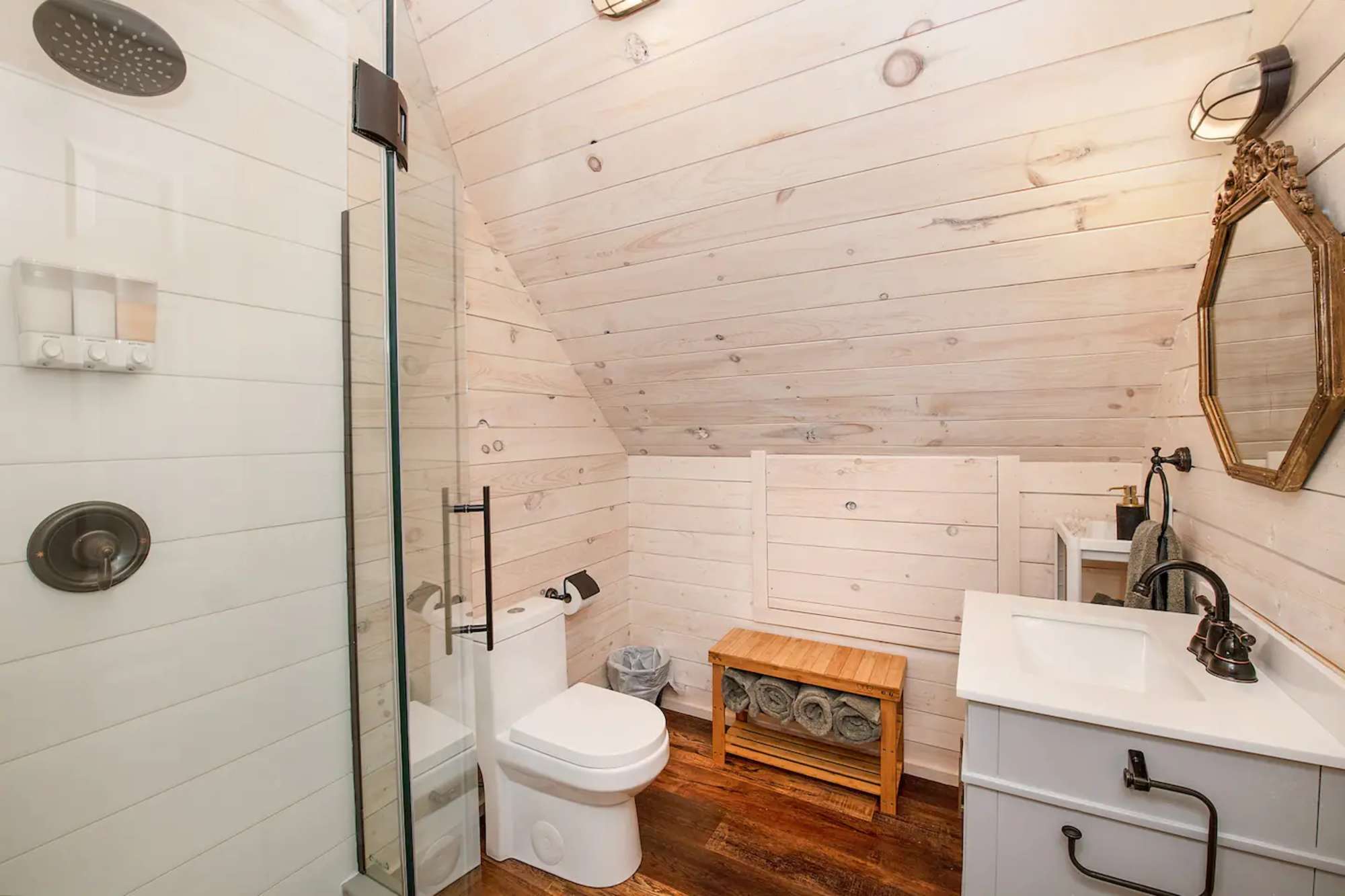 thumbnail view of a listing photo
