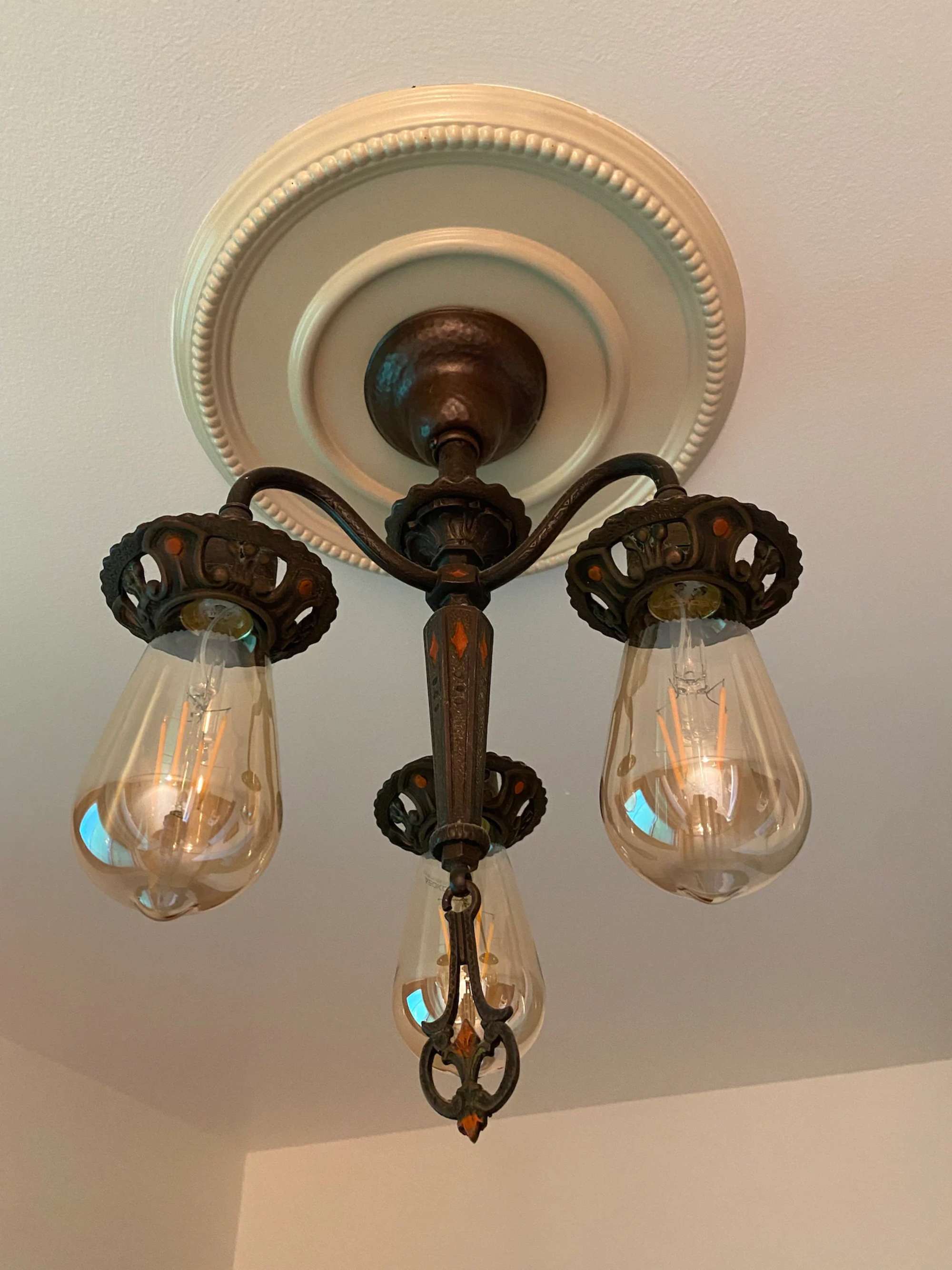 thumbnail view of a listing photo