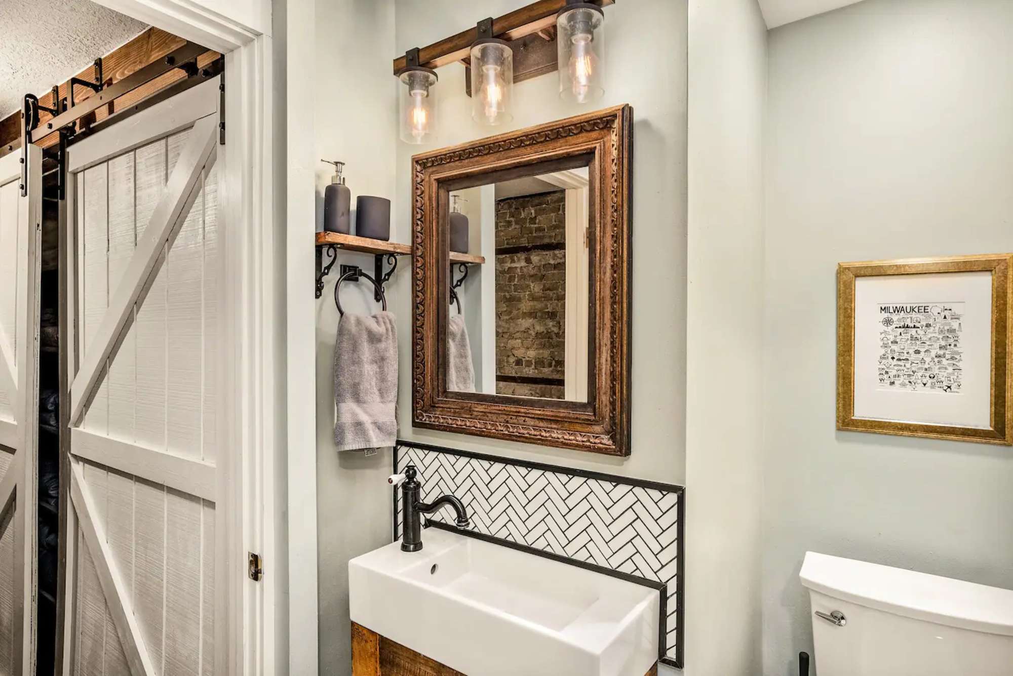 thumbnail view of a listing photo