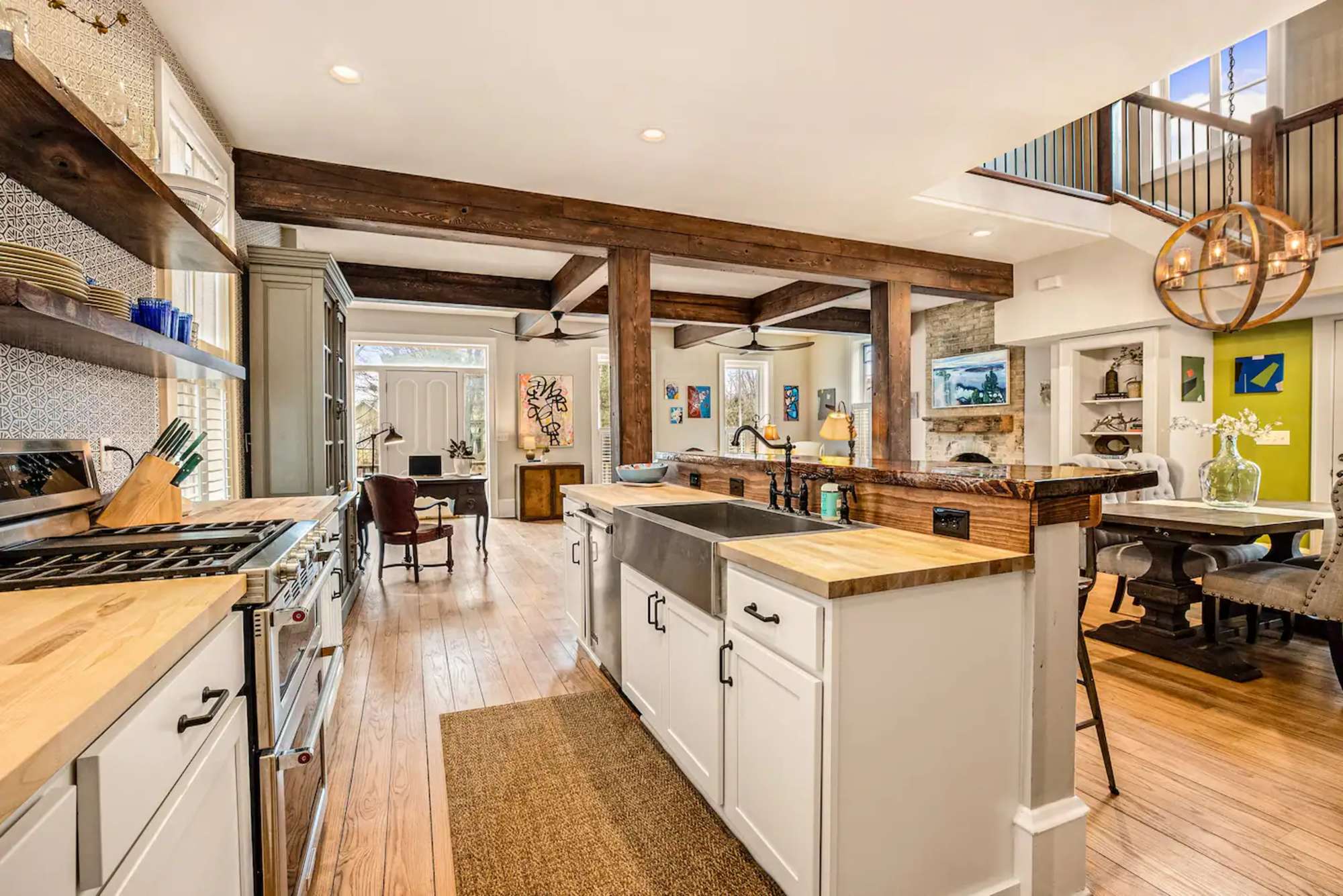thumbnail view of a listing photo