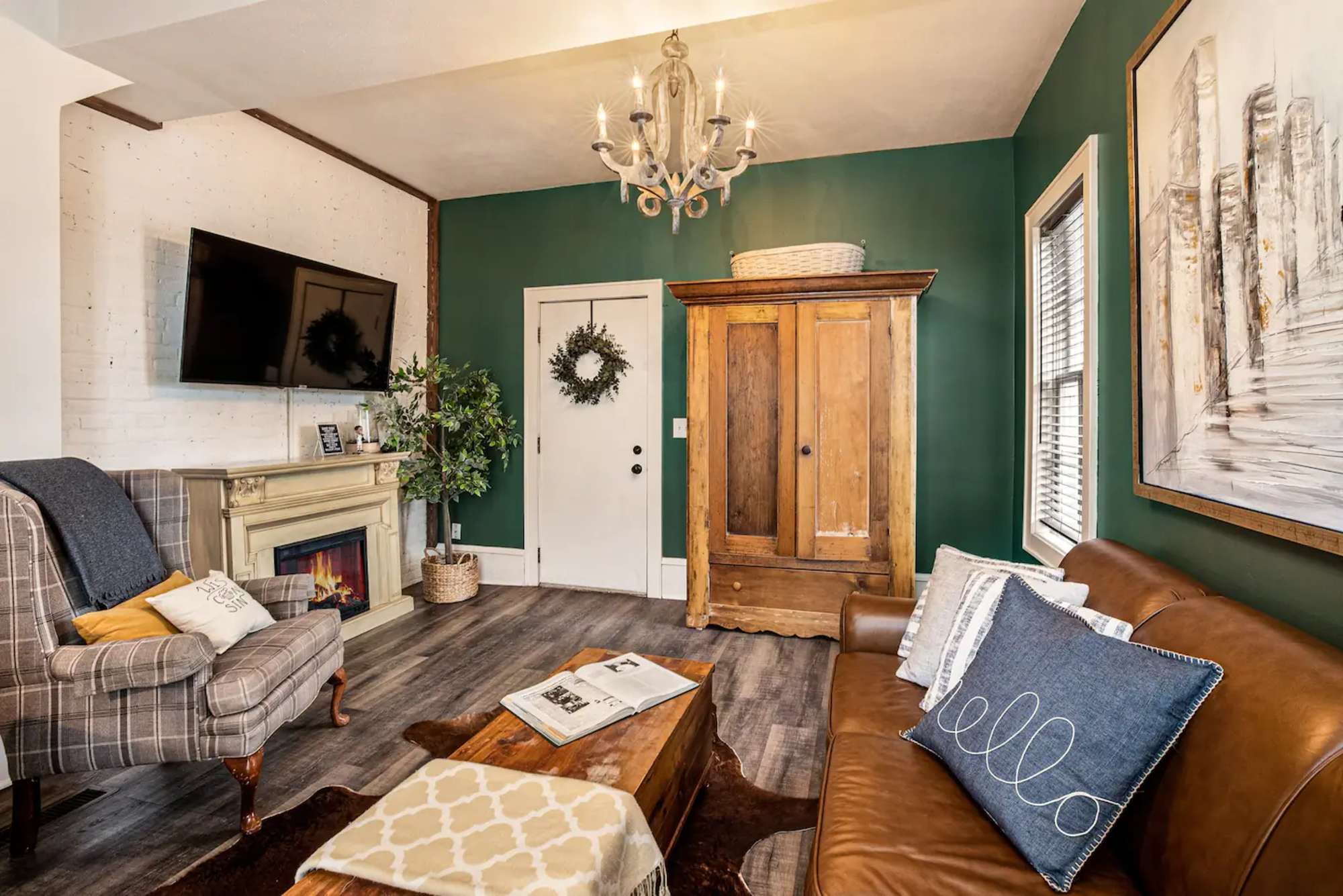 thumbnail view of a listing photo