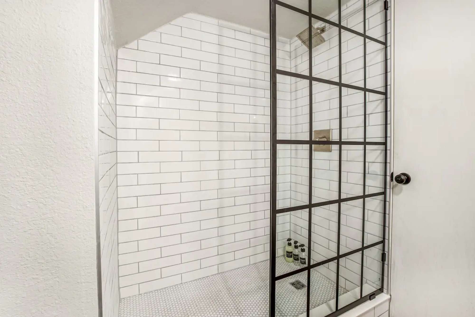 thumbnail view of a listing photo
