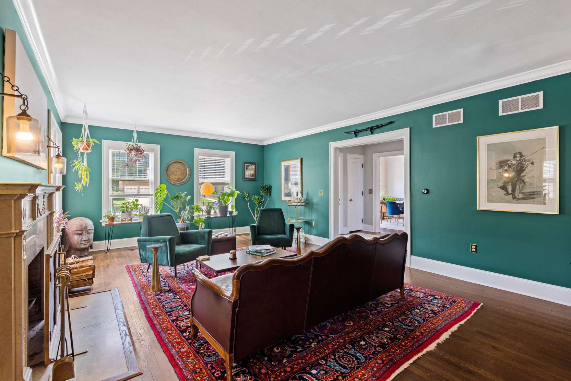 thumbnail view of a listing photo