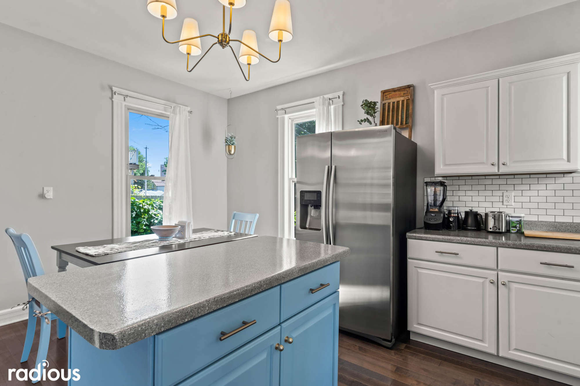 thumbnail view of a listing photo