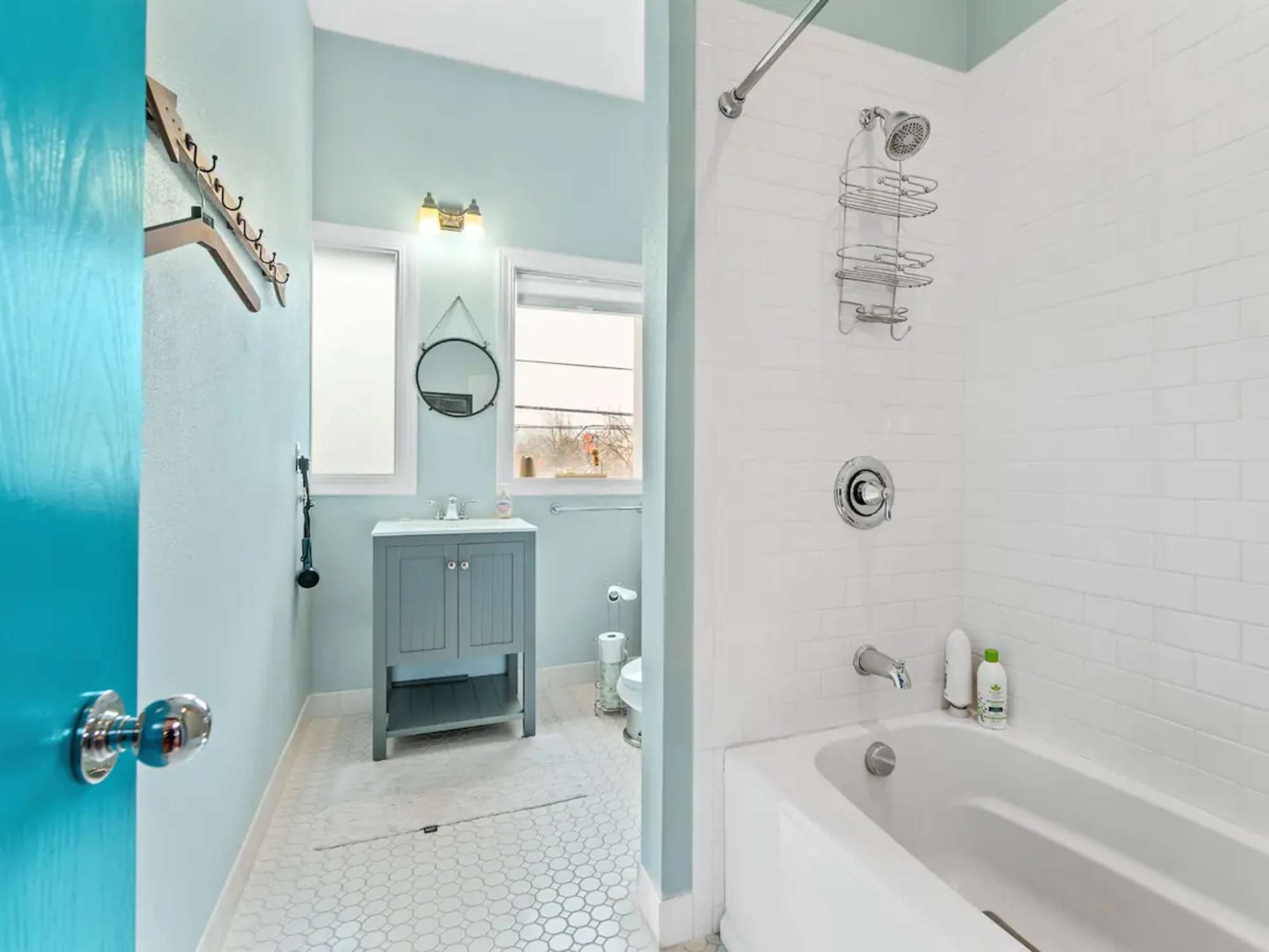 thumbnail view of a listing photo