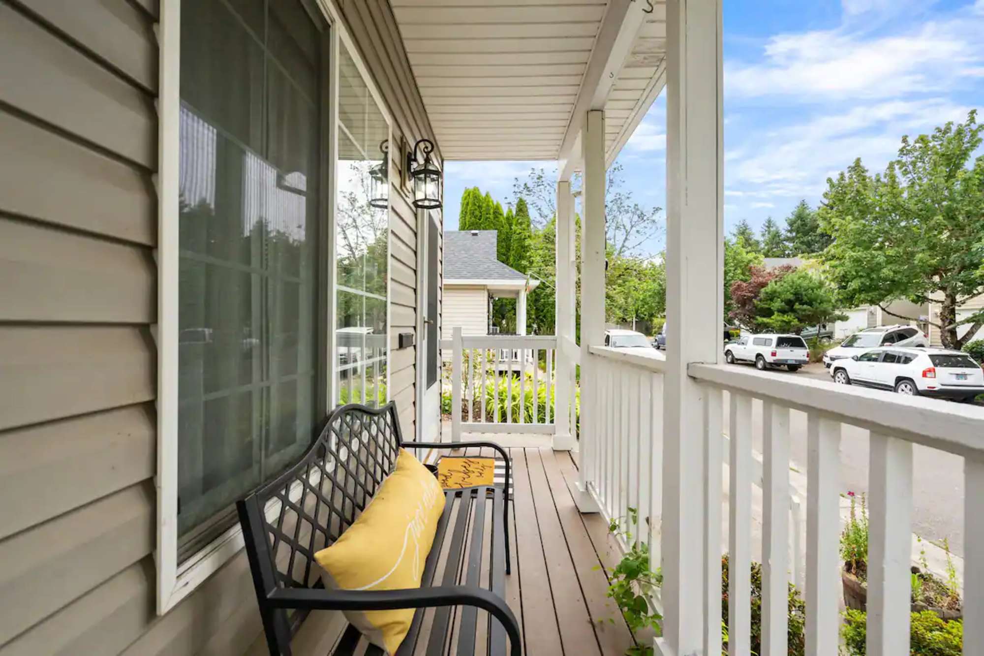 thumbnail view of a listing photo