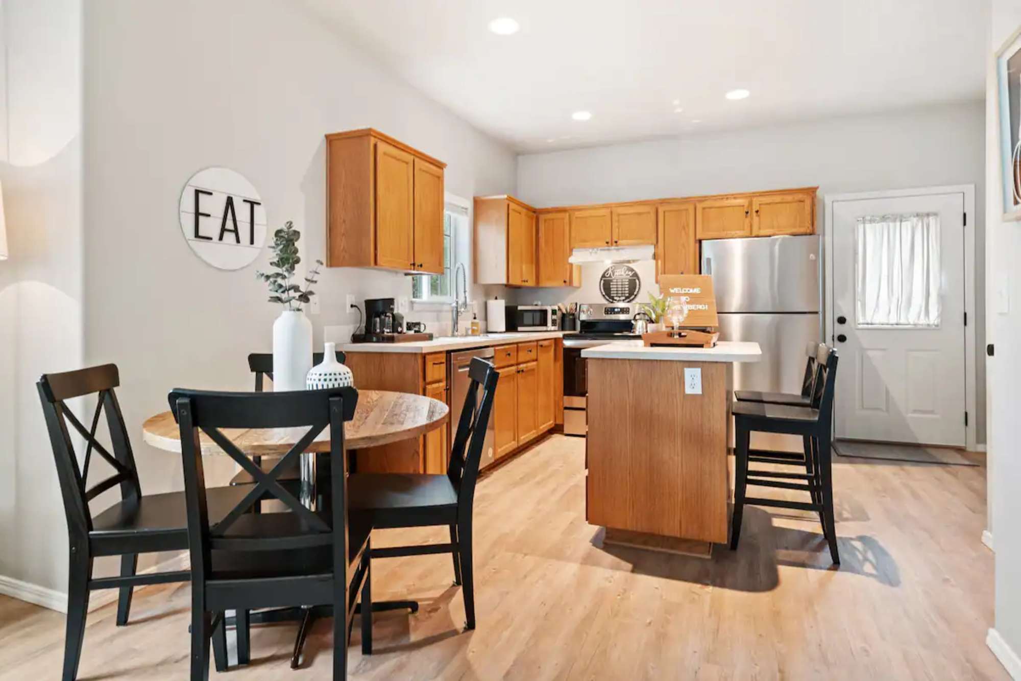 thumbnail view of a listing photo
