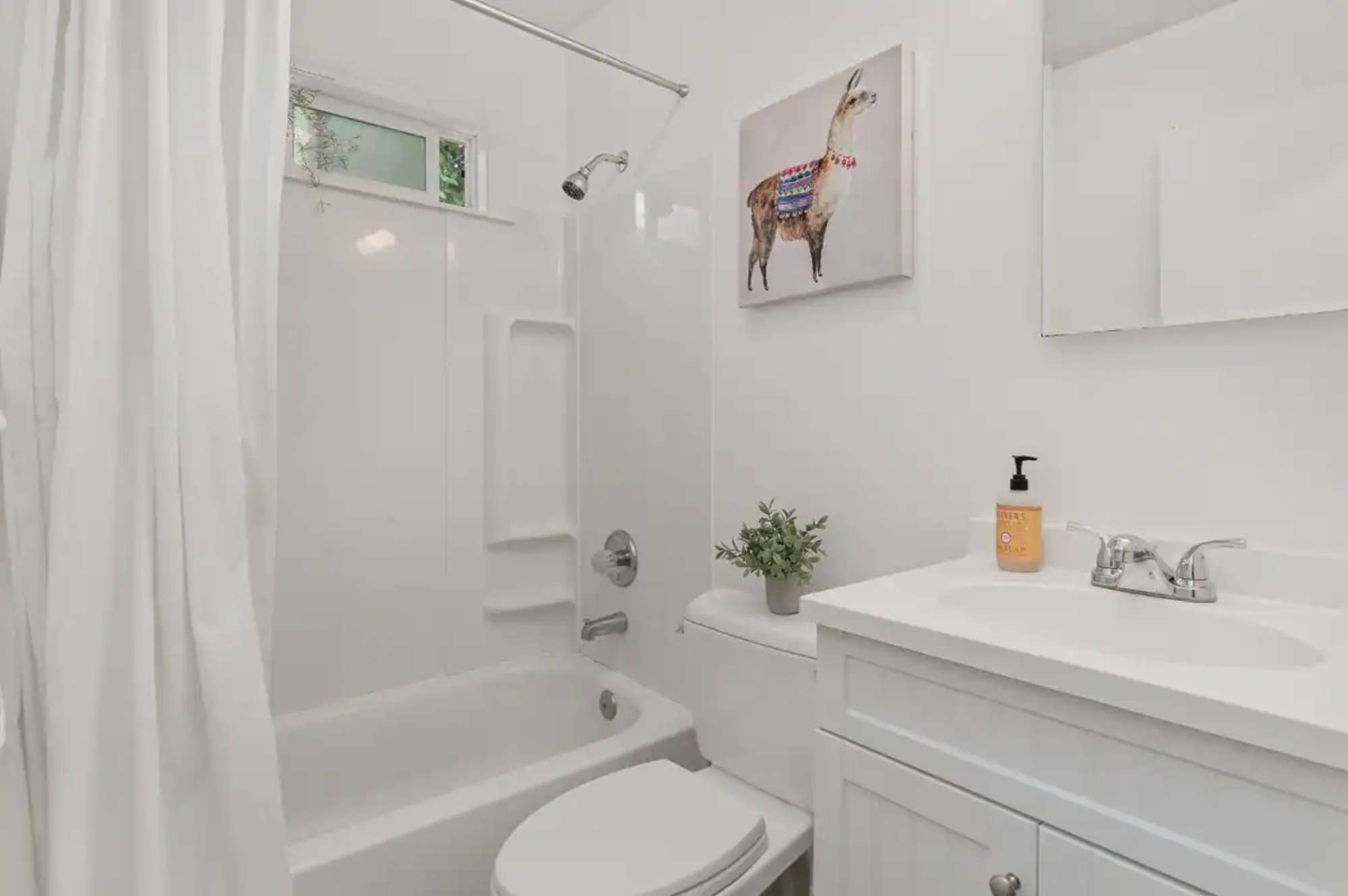 thumbnail view of a listing photo