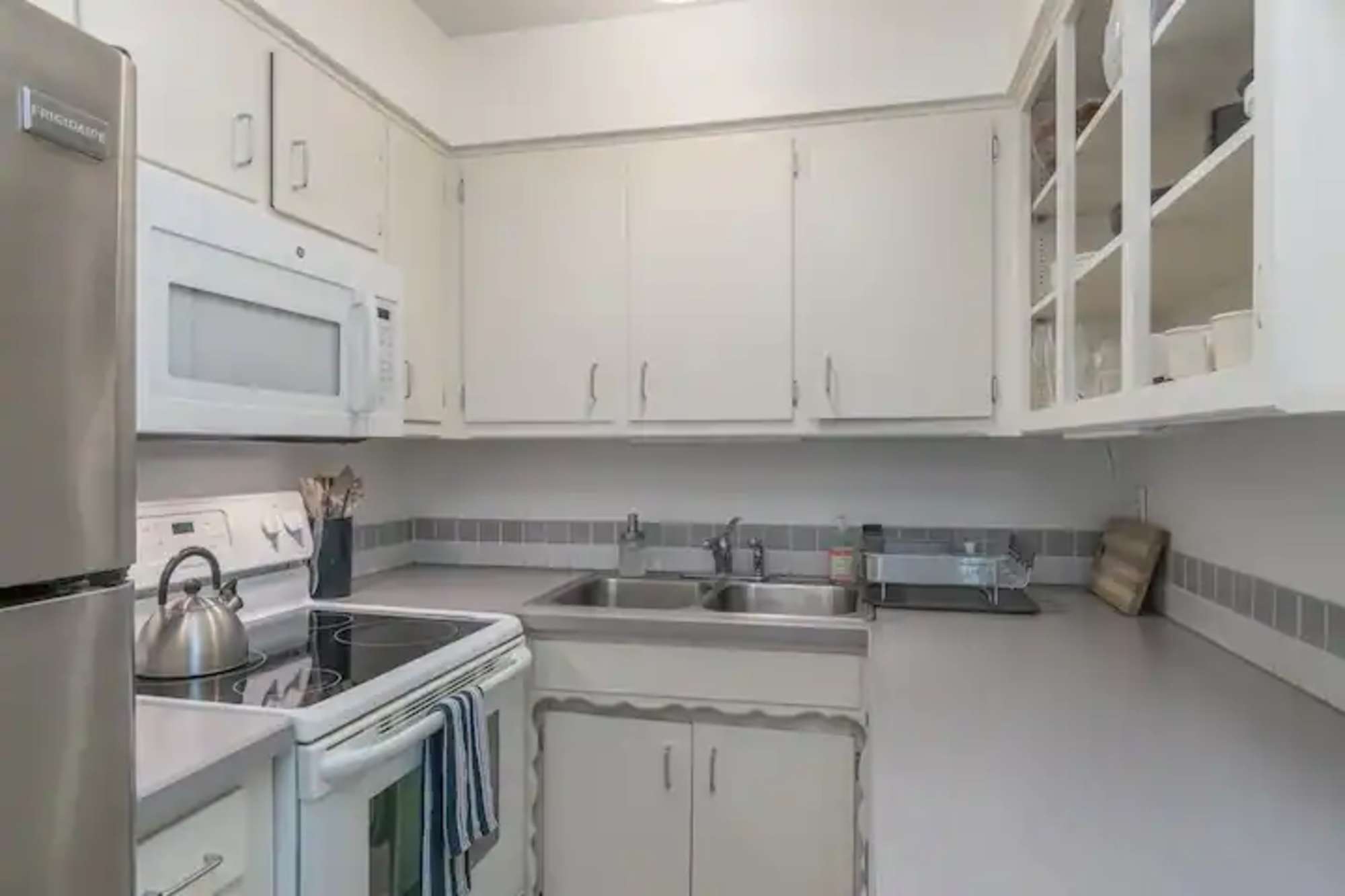 thumbnail view of a listing photo