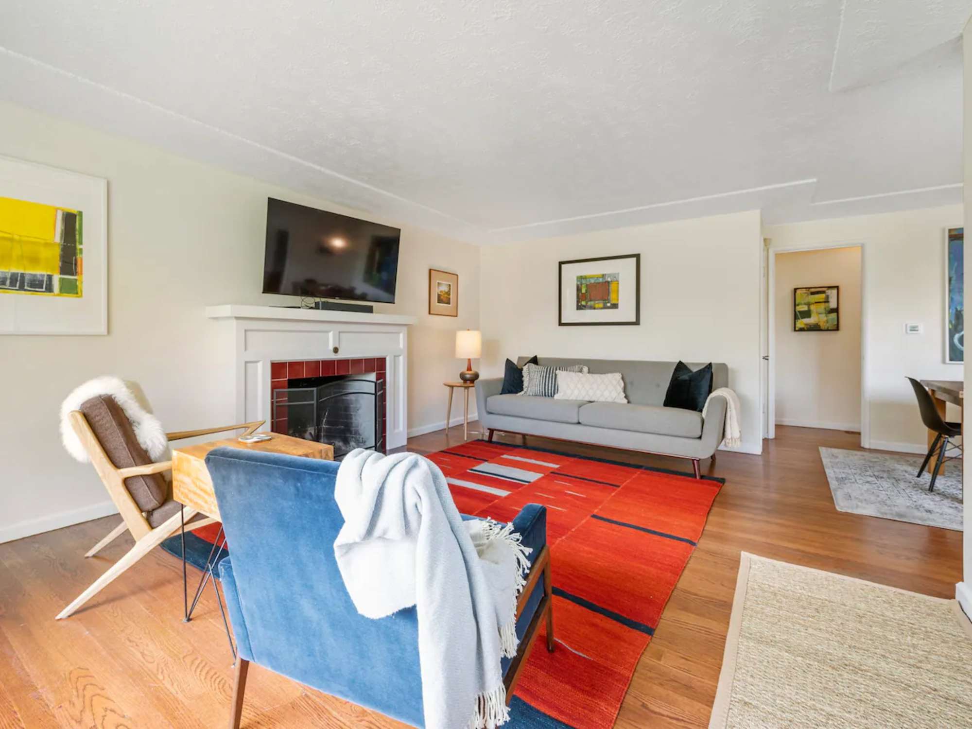 thumbnail view of a listing photo