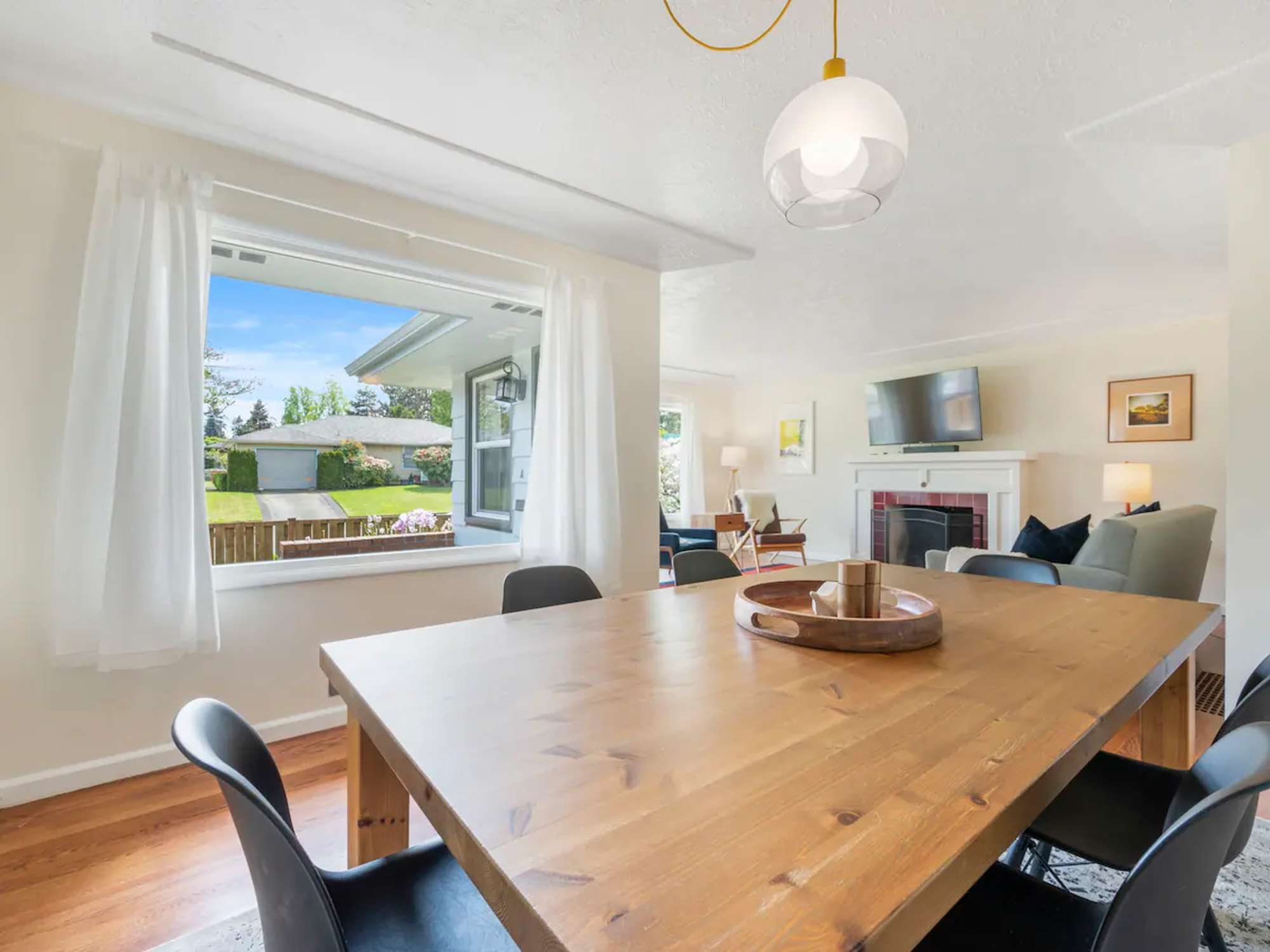 thumbnail view of a listing photo