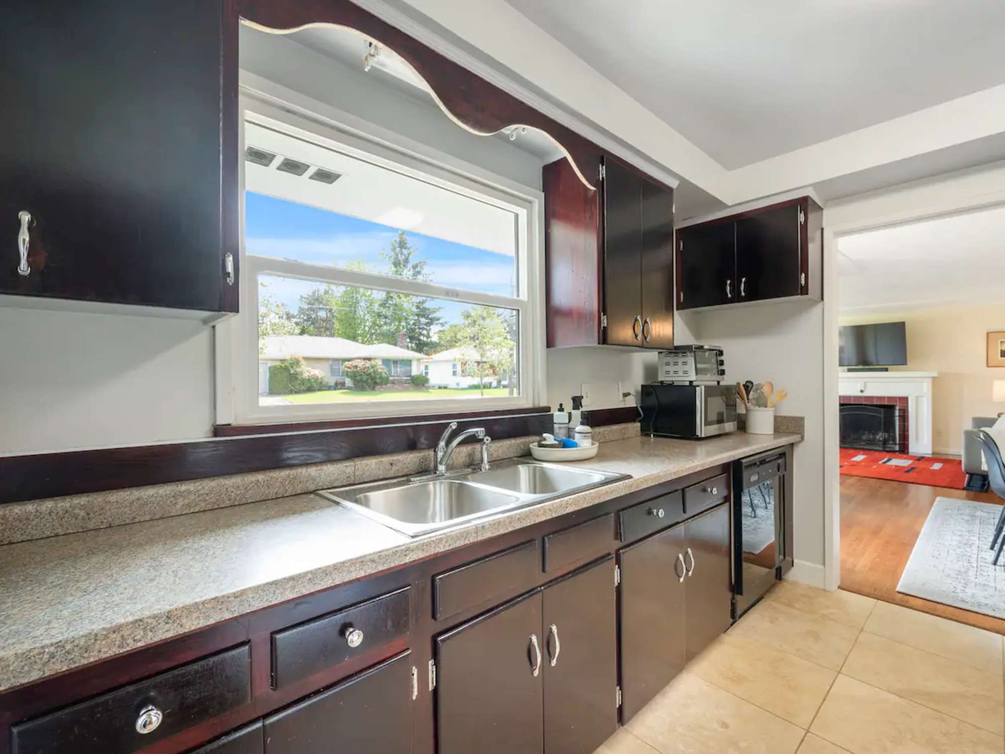 thumbnail view of a listing photo