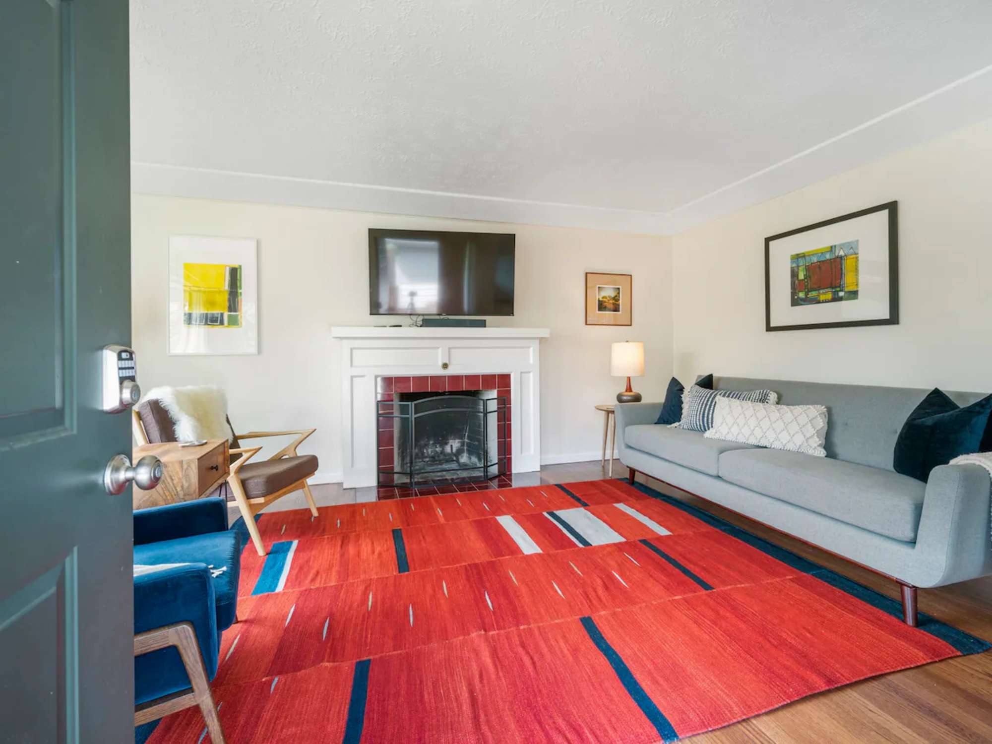 thumbnail view of a listing photo