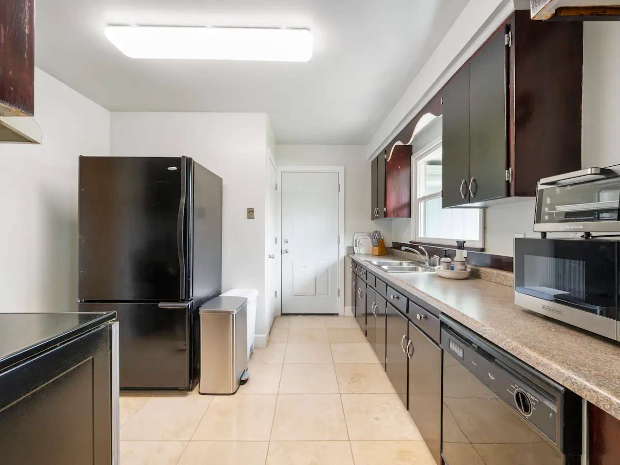 thumbnail view of a listing photo