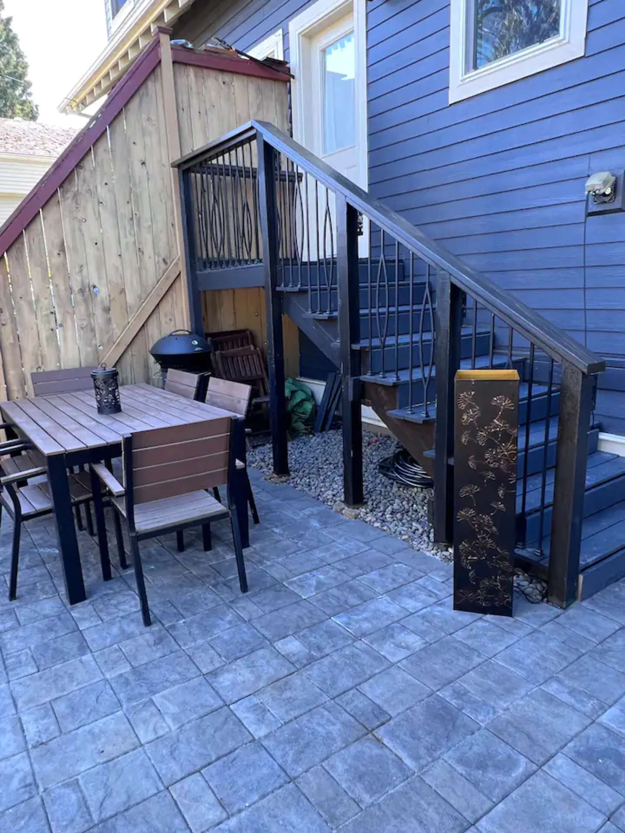 Yard to relax/take a break/work