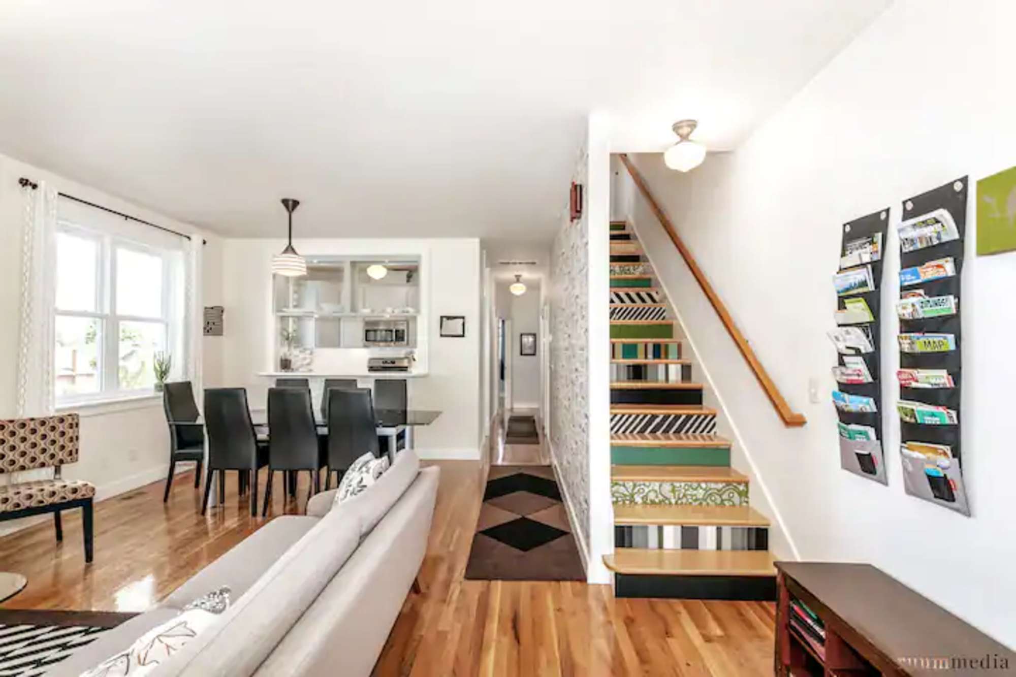 thumbnail view of a listing photo