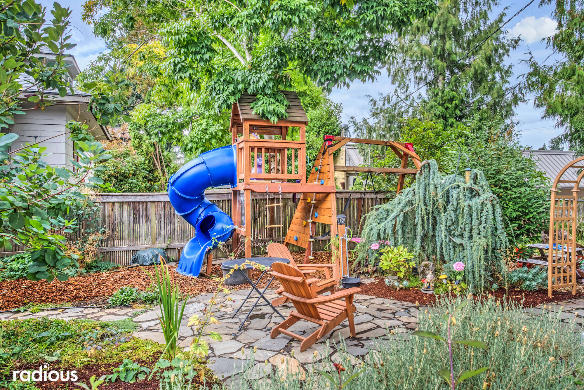 thumbnail view of a listing photo