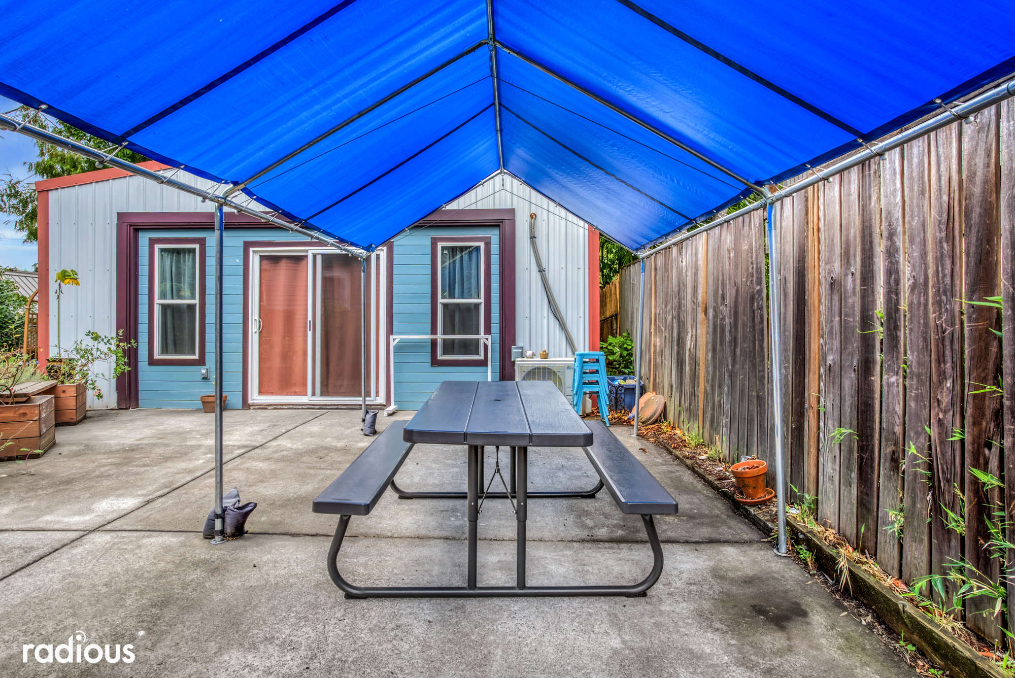 thumbnail view of a listing photo