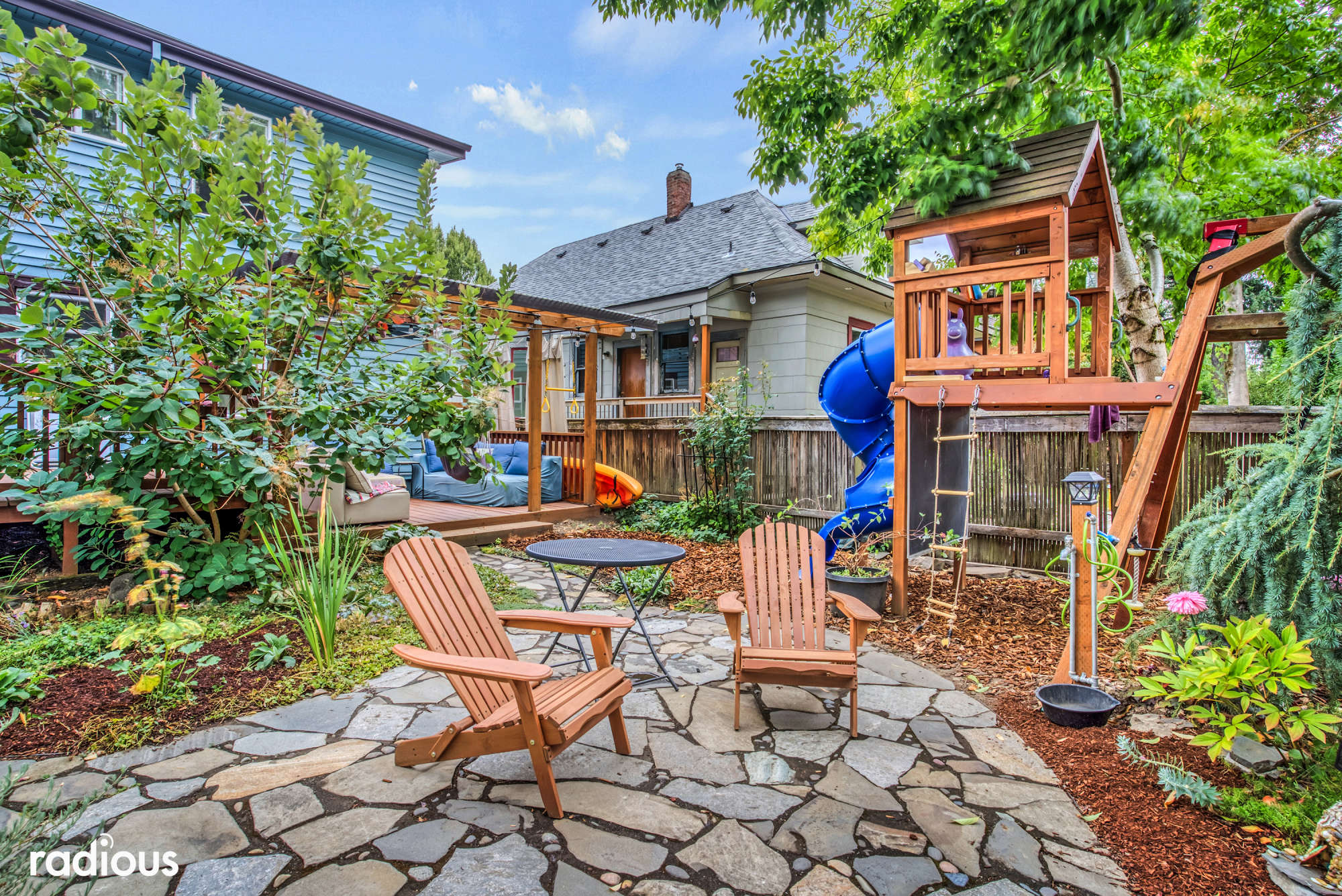 thumbnail view of a listing photo