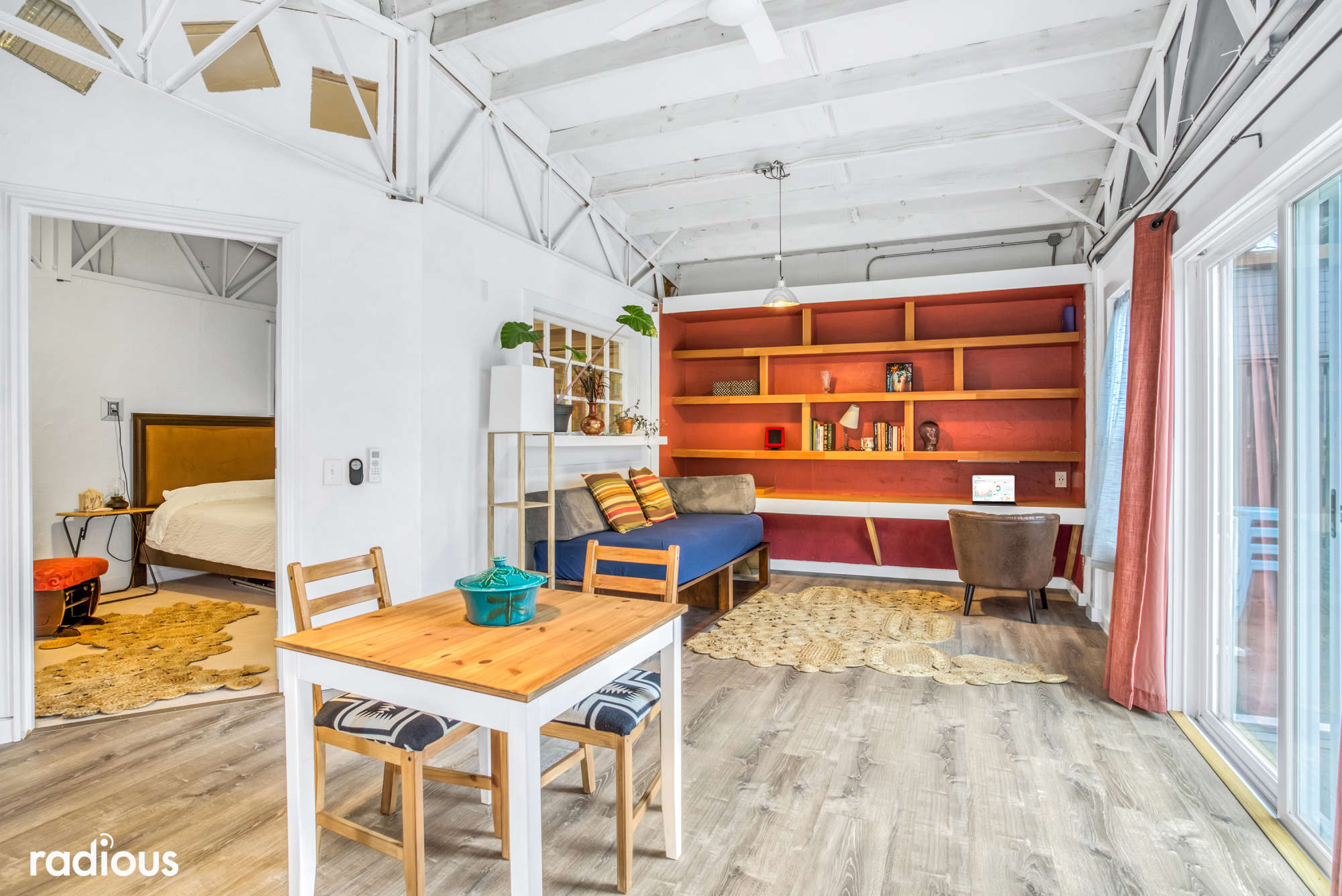 thumbnail view of a listing photo