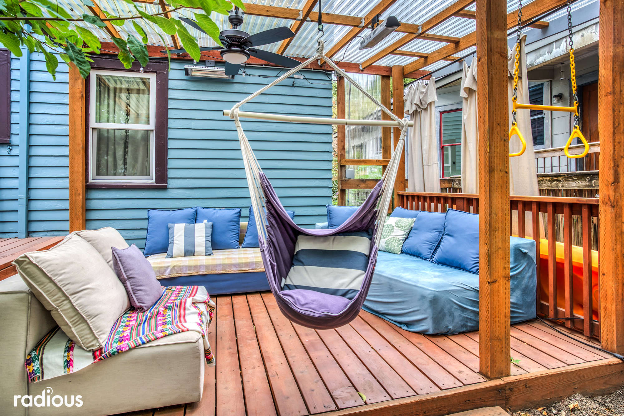 thumbnail view of a listing photo