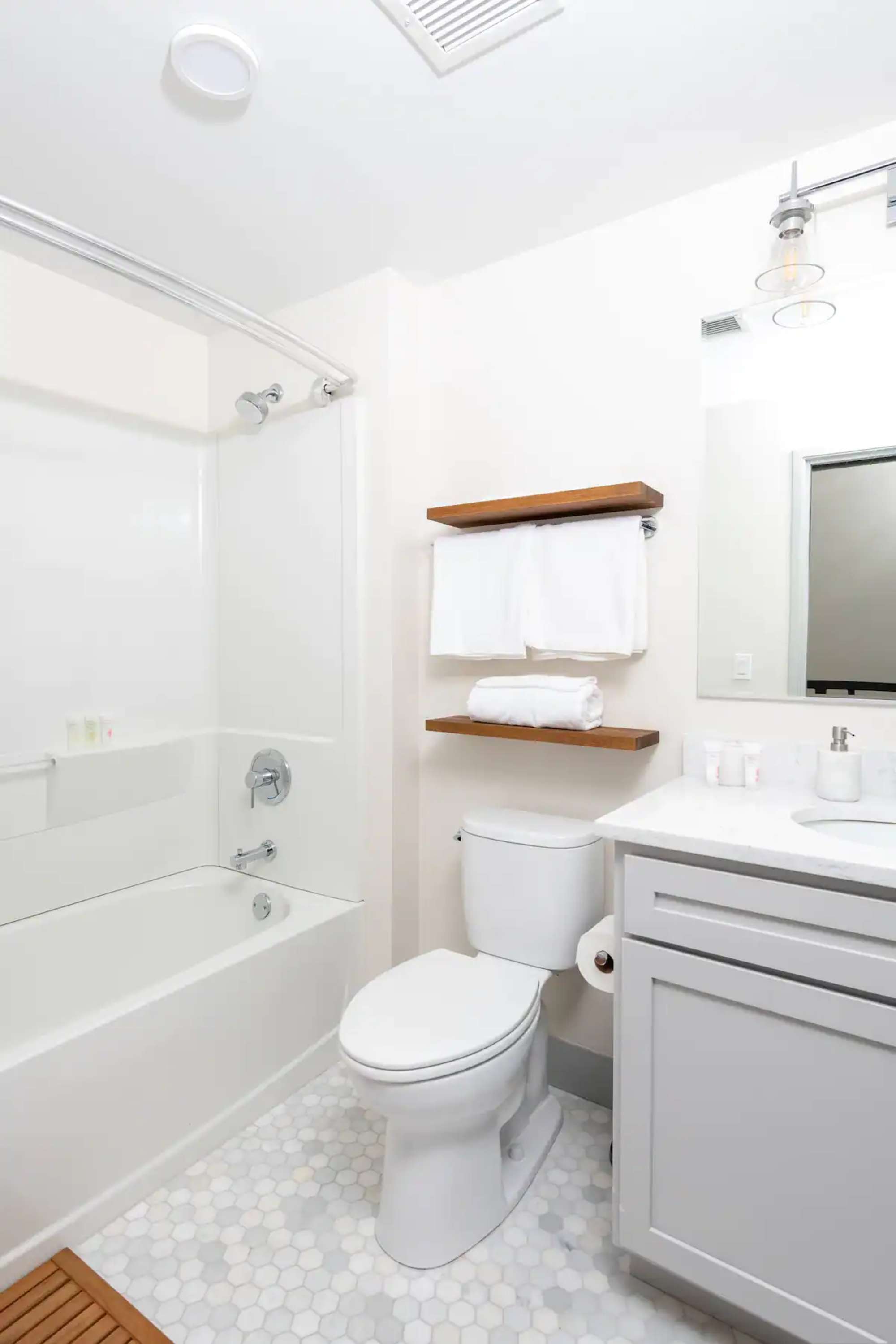 thumbnail view of a listing photo