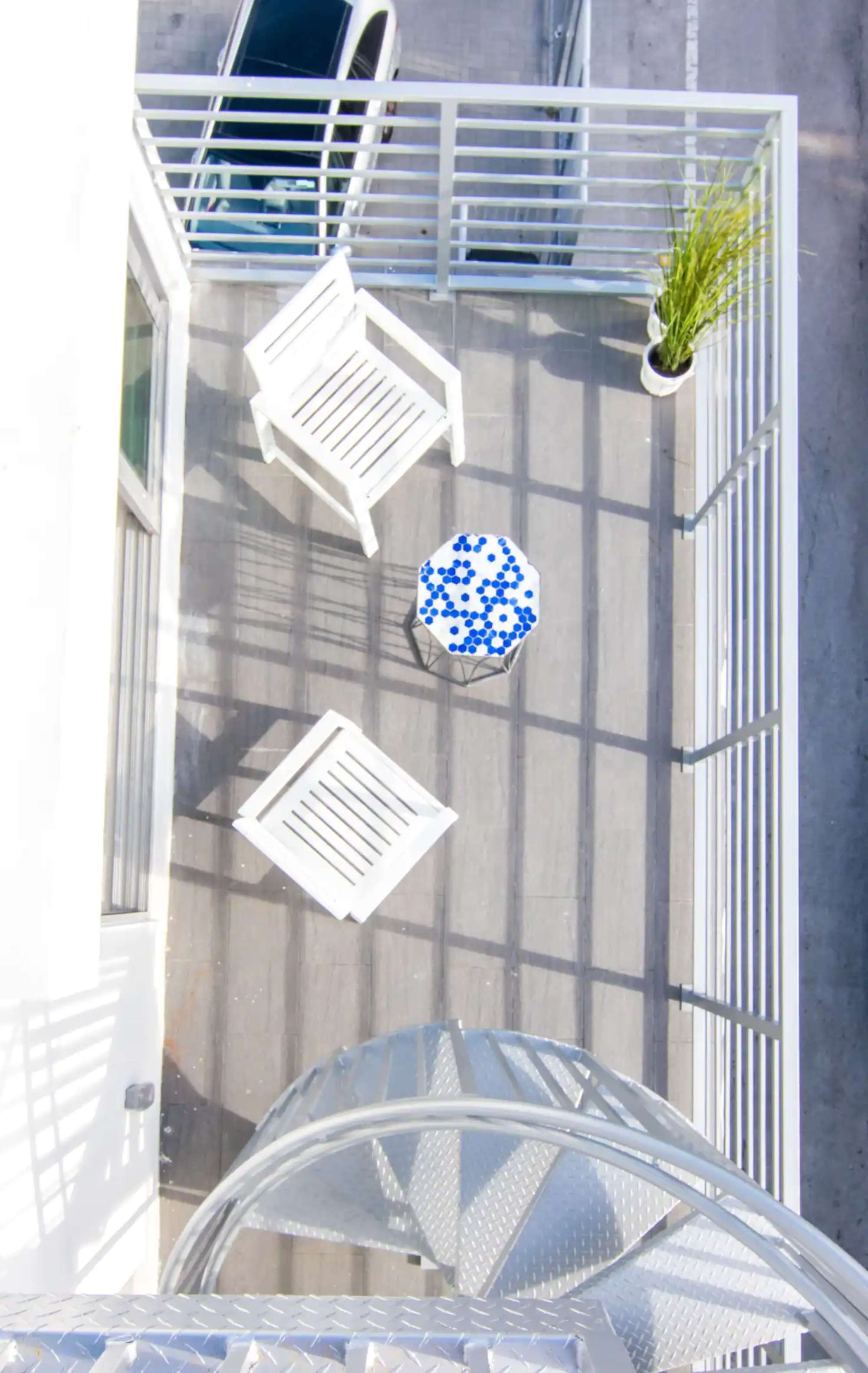 thumbnail view of a listing photo