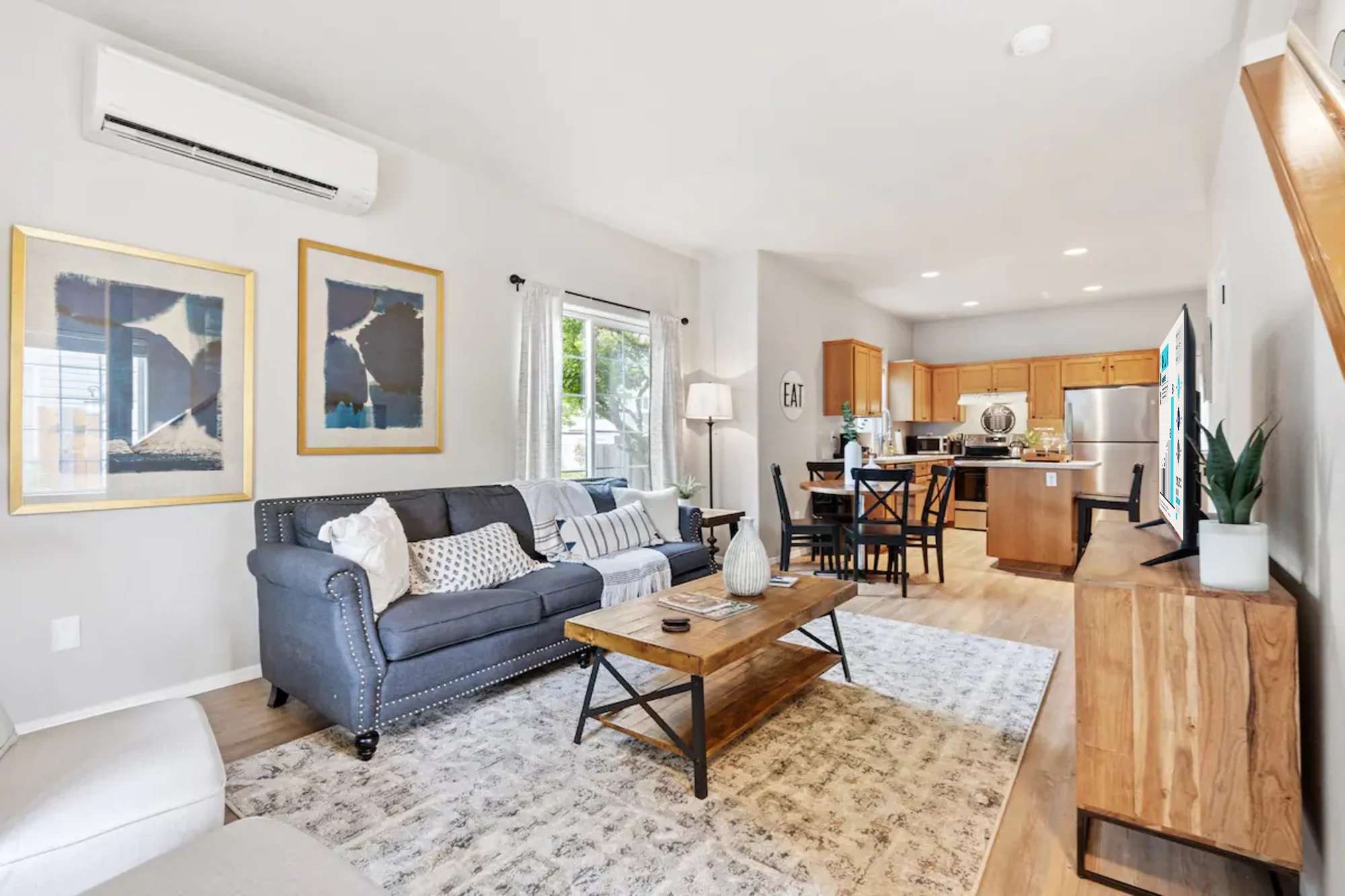 thumbnail view of a listing photo