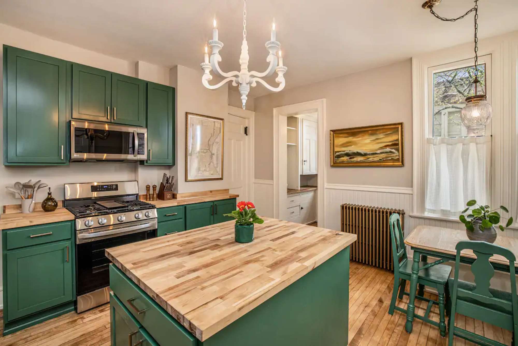 thumbnail view of a listing photo