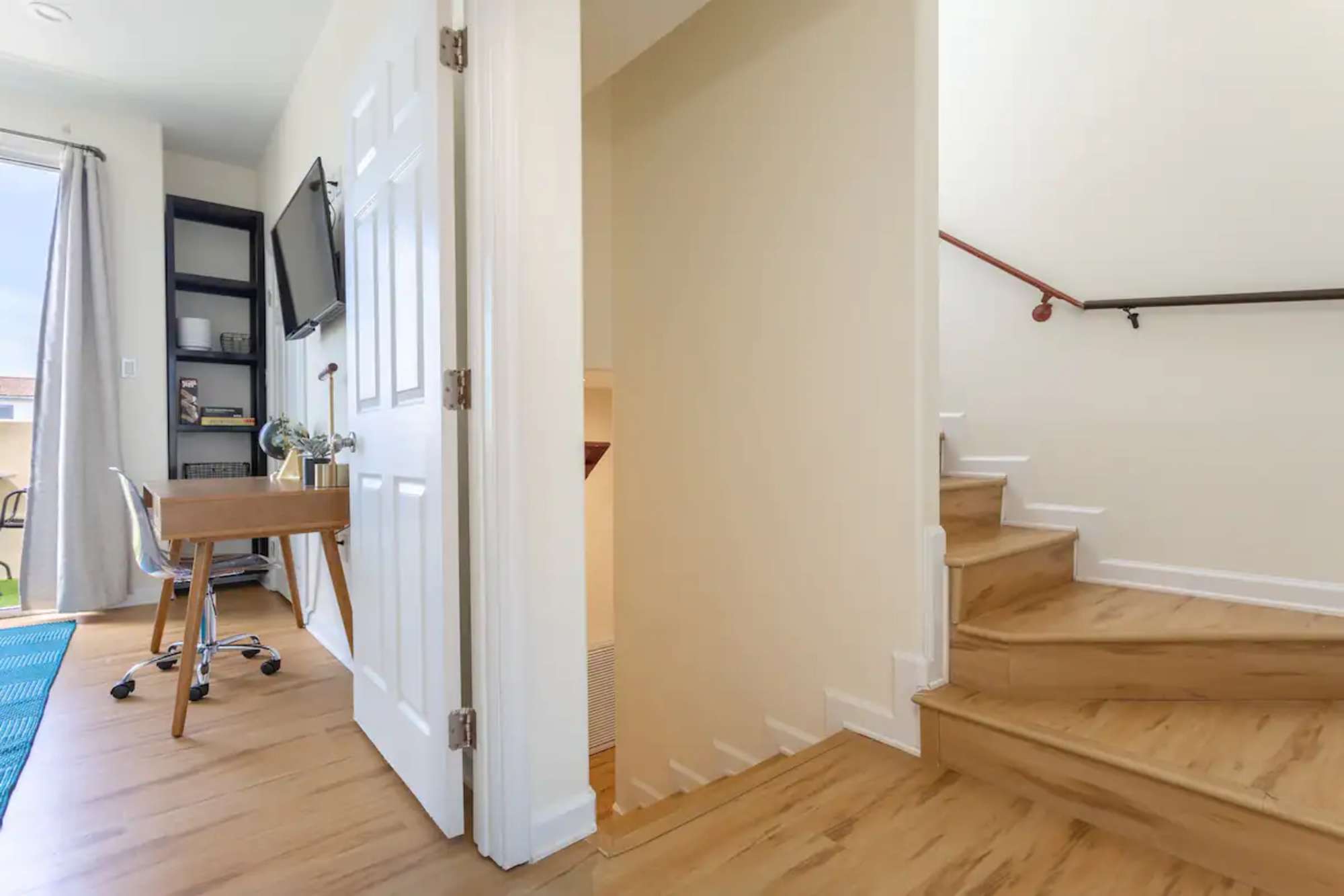 thumbnail view of a listing photo