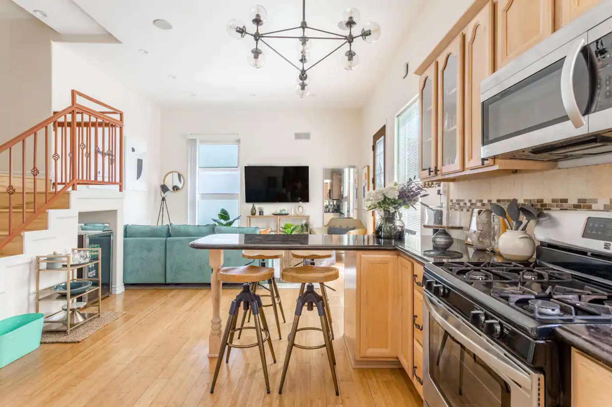 thumbnail view of a listing photo