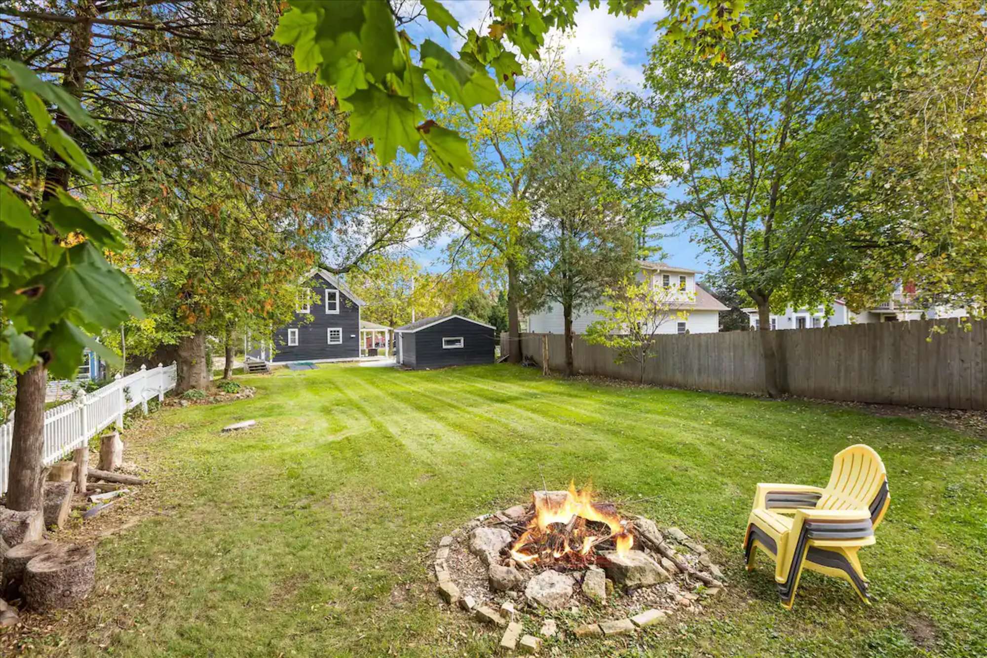 thumbnail view of a listing photo