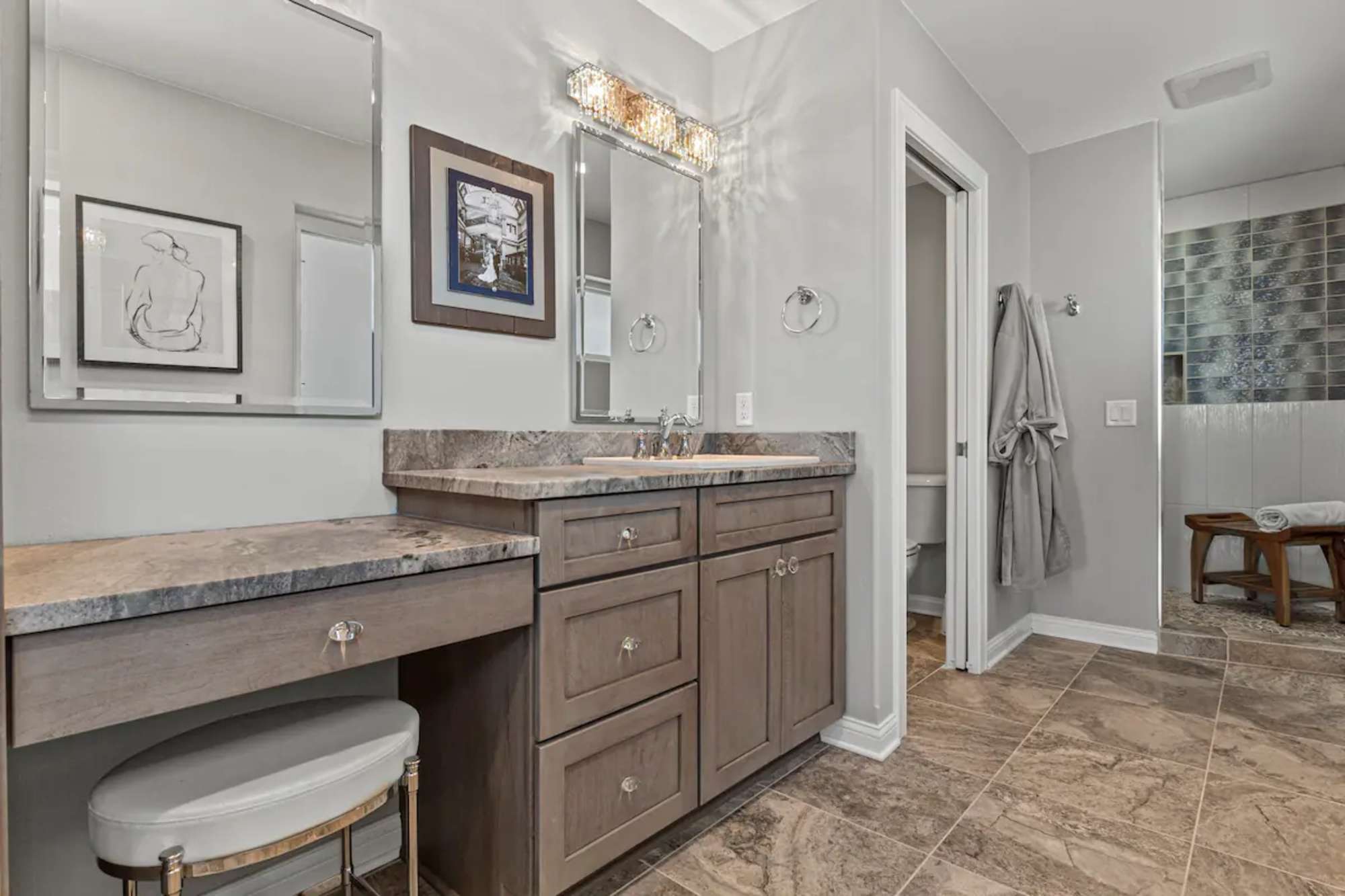 thumbnail view of a listing photo