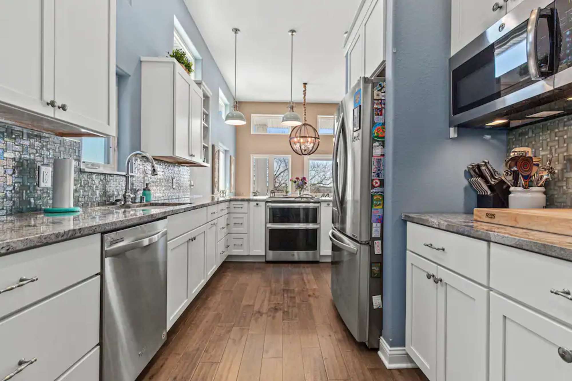 thumbnail view of a listing photo