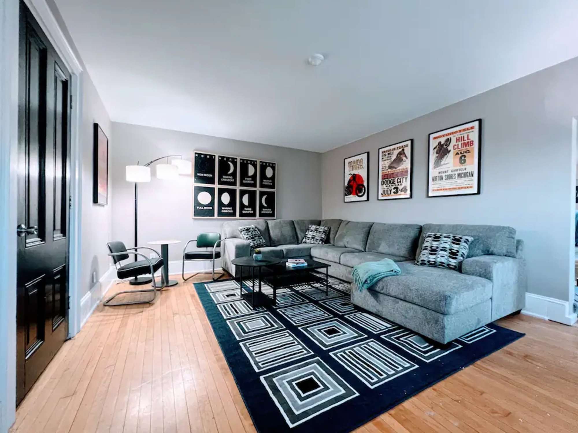 thumbnail view of a listing photo