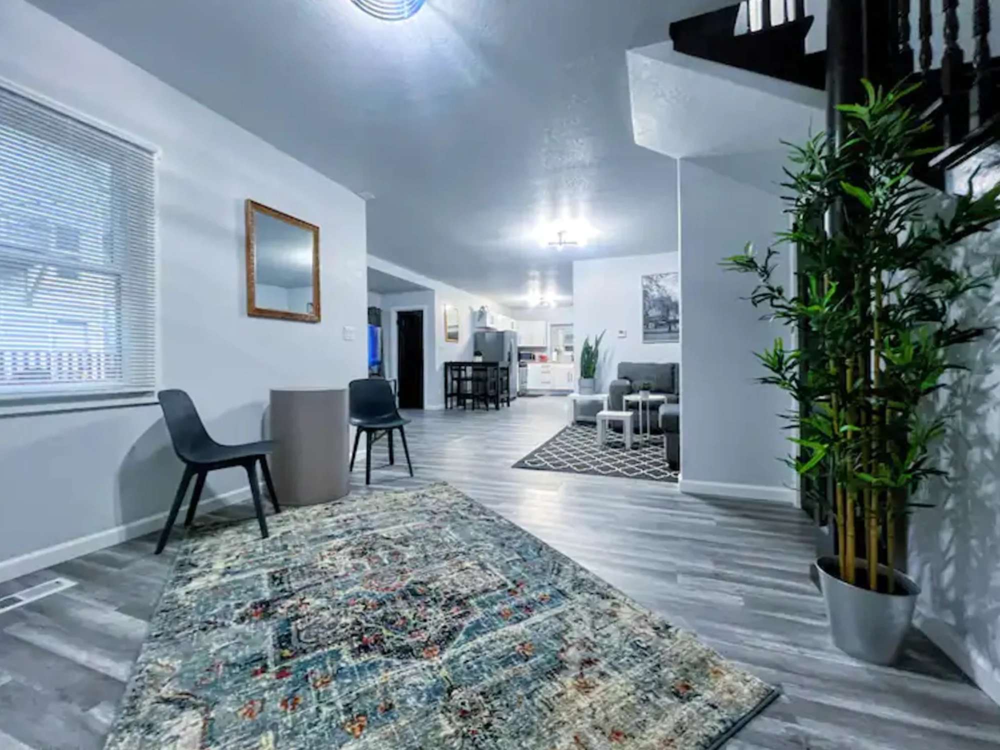thumbnail view of a listing photo