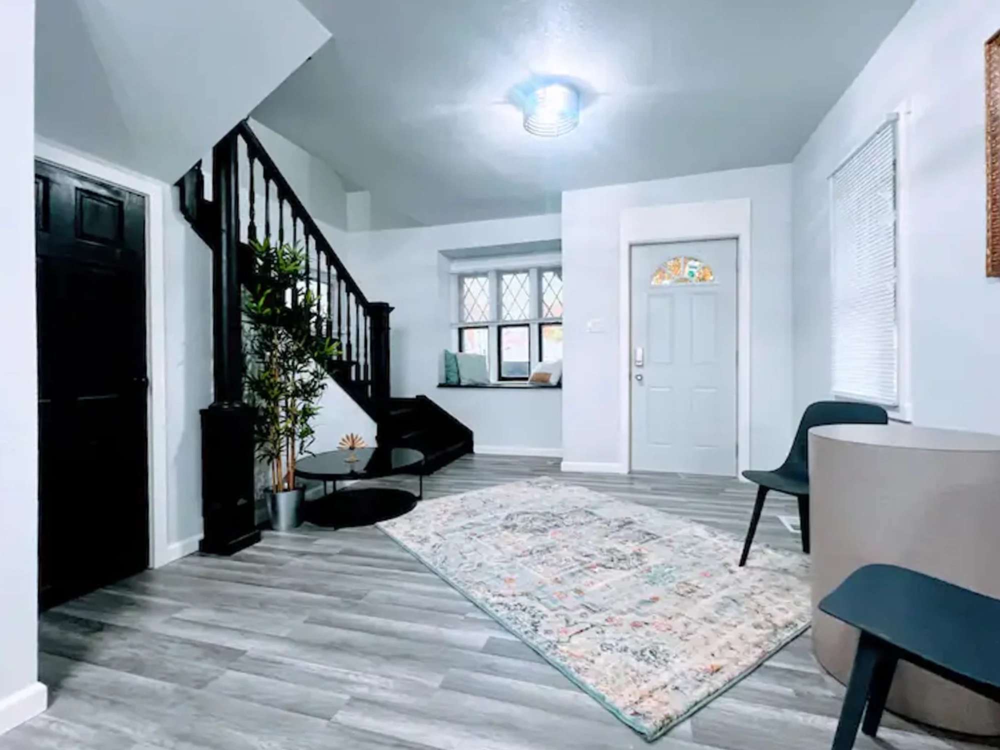 thumbnail view of a listing photo