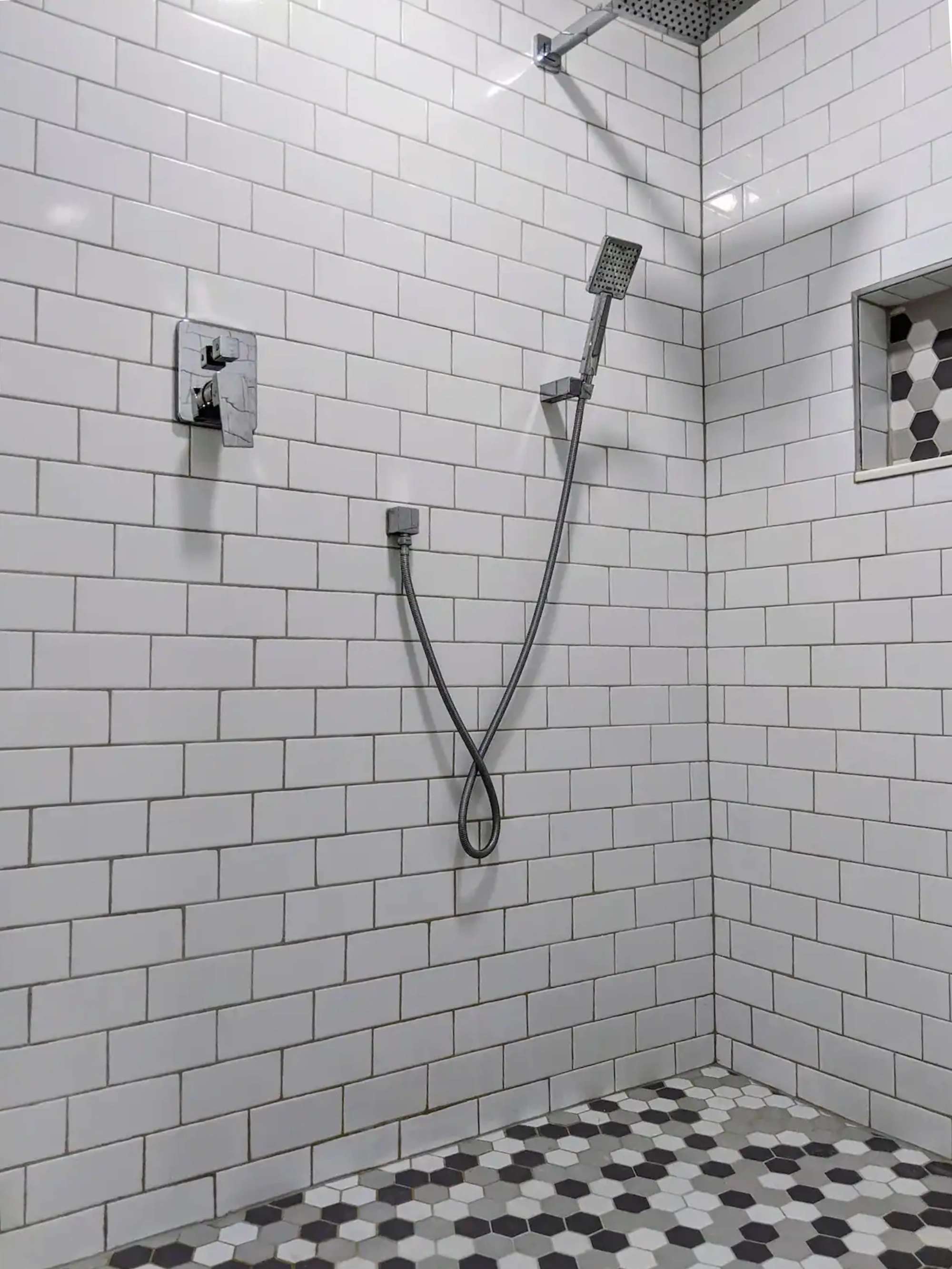 thumbnail view of a listing photo