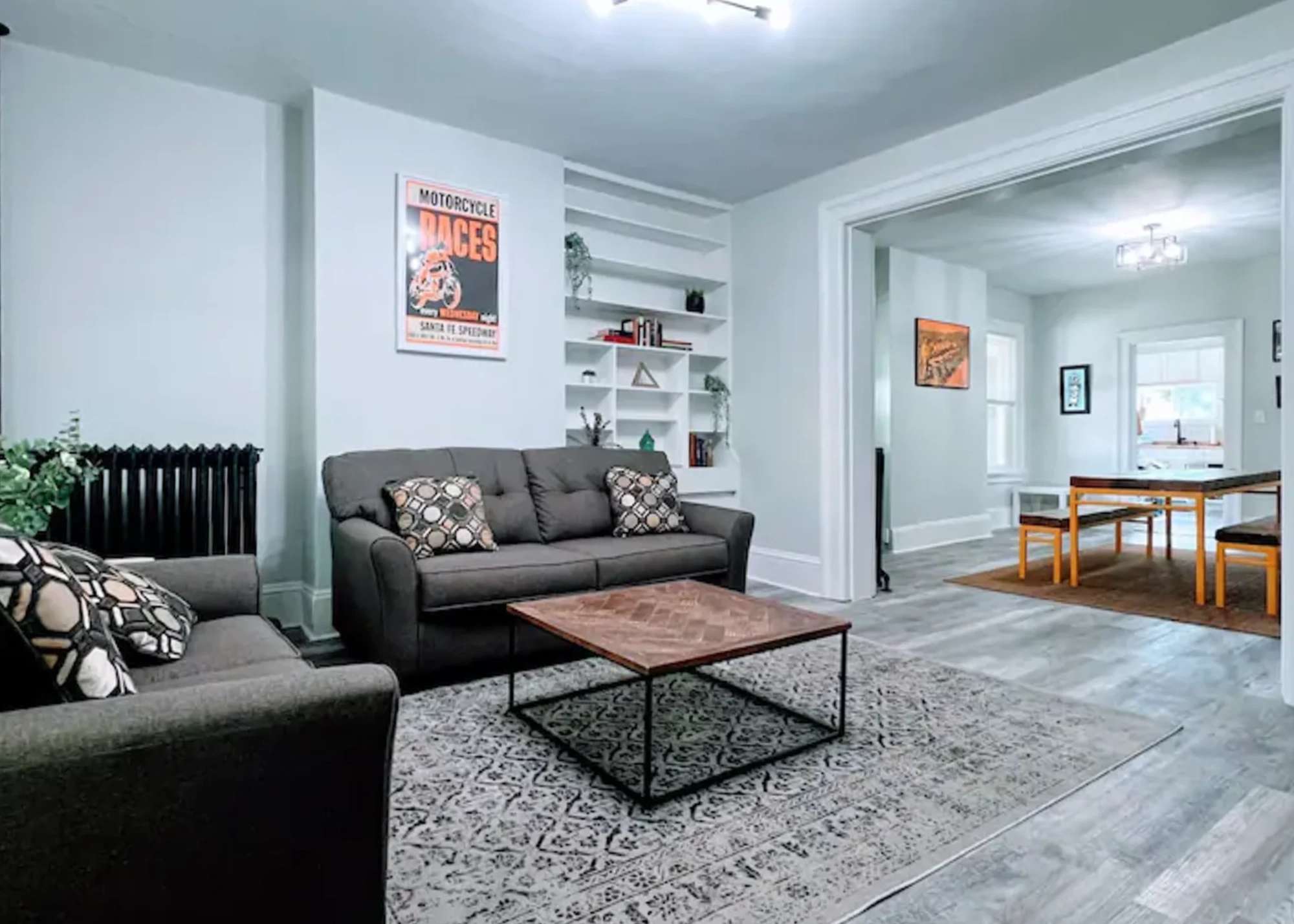 thumbnail view of a listing photo