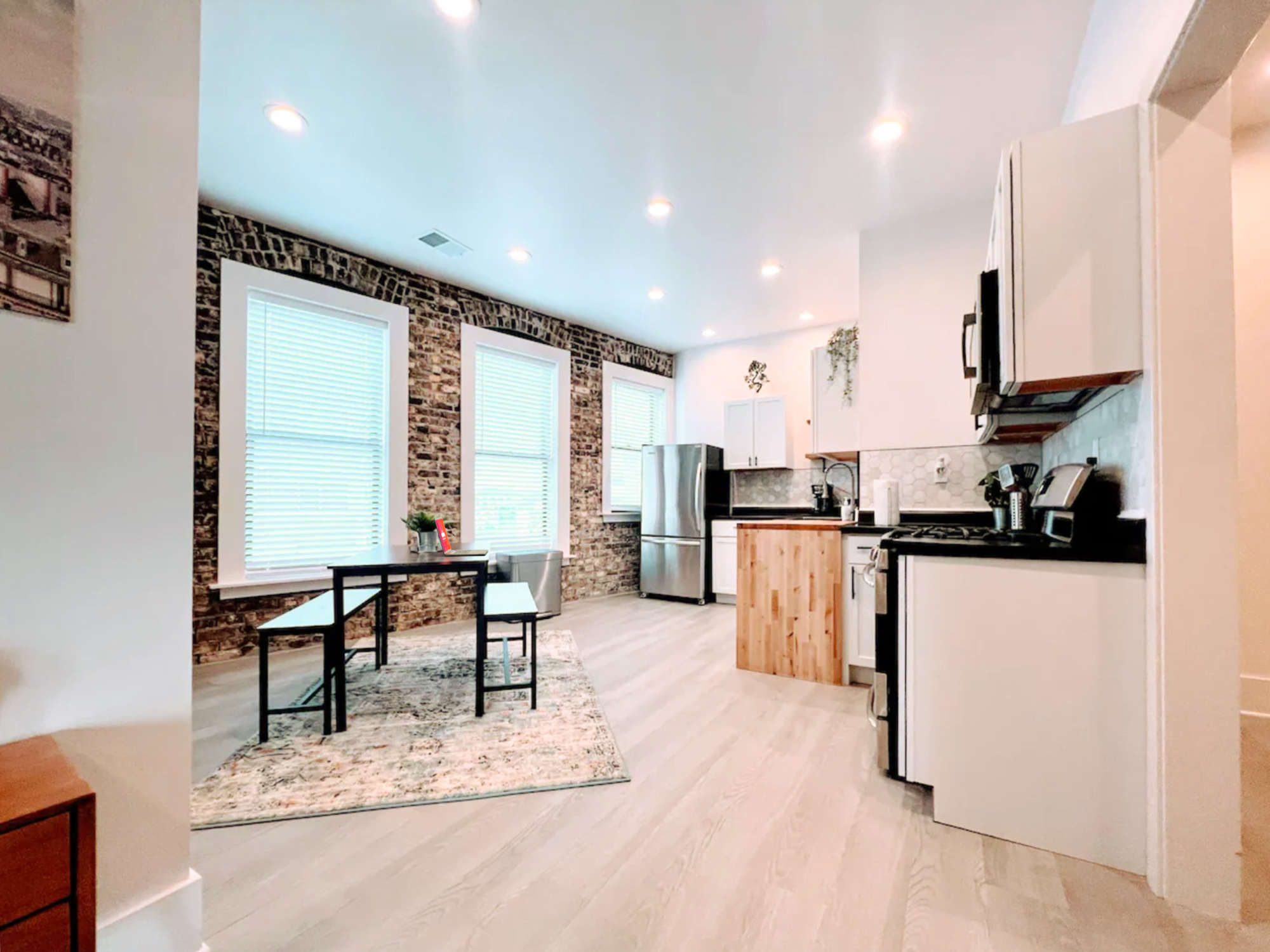 thumbnail view of a listing photo