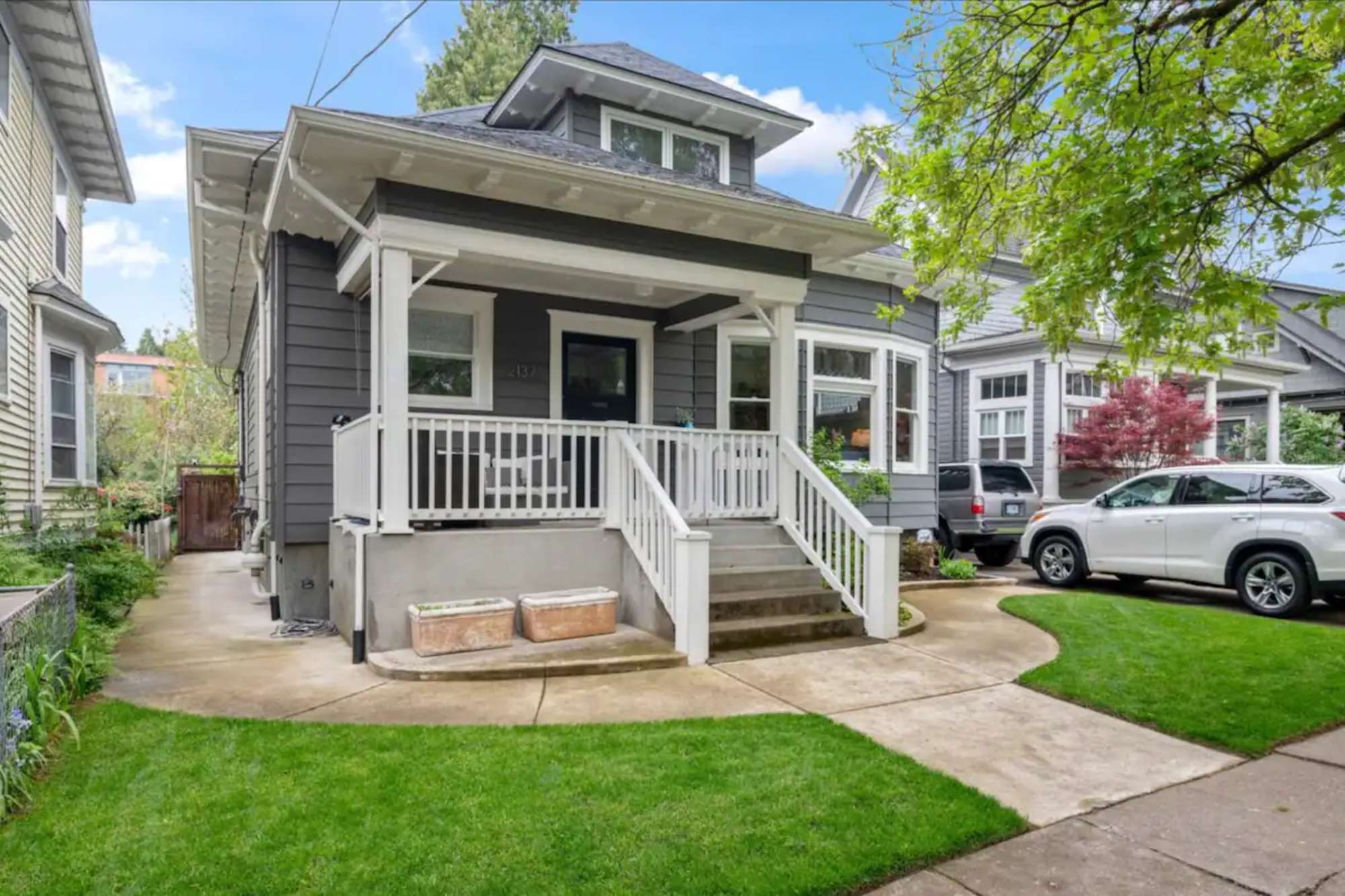 thumbnail view of a listing photo