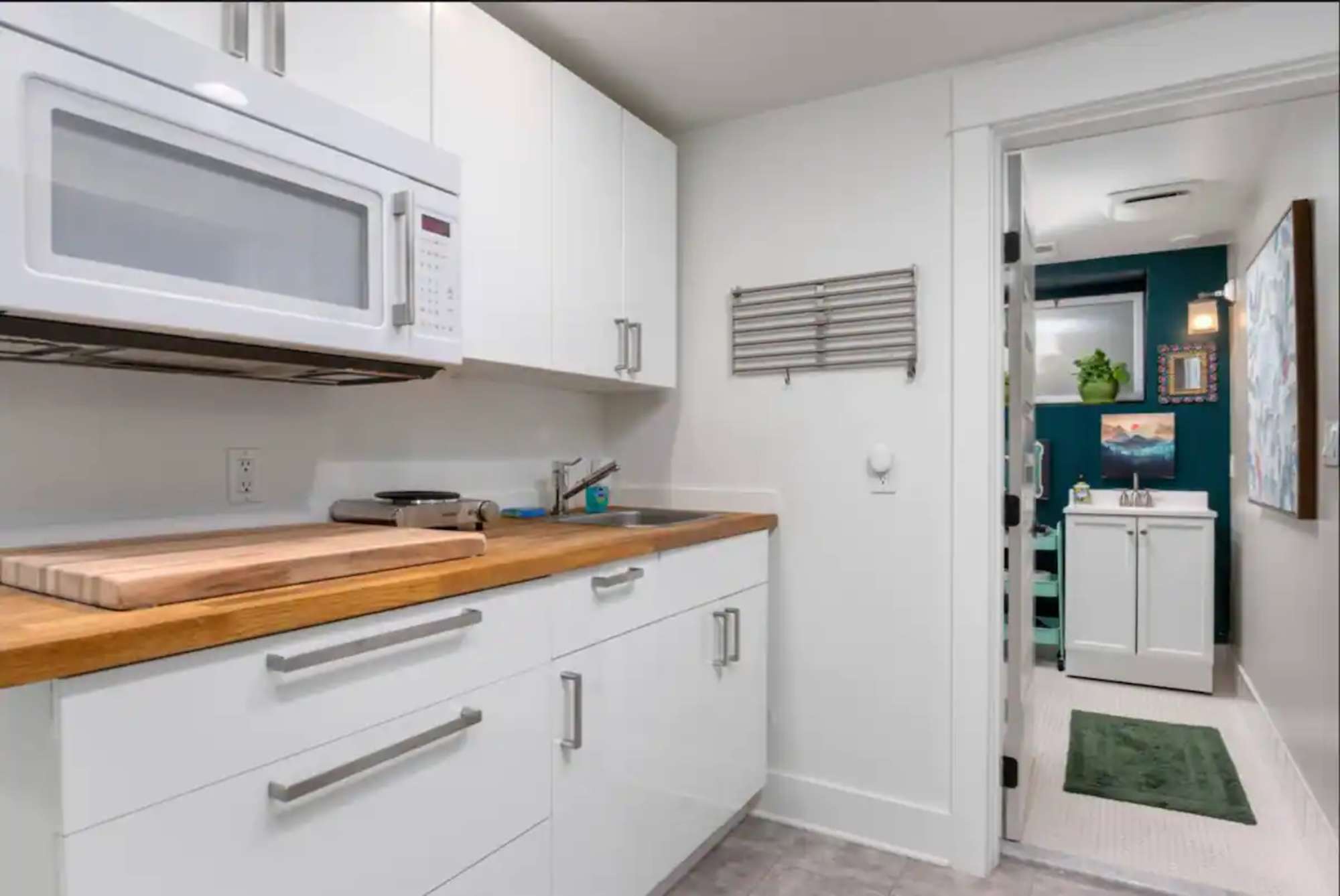 thumbnail view of a listing photo