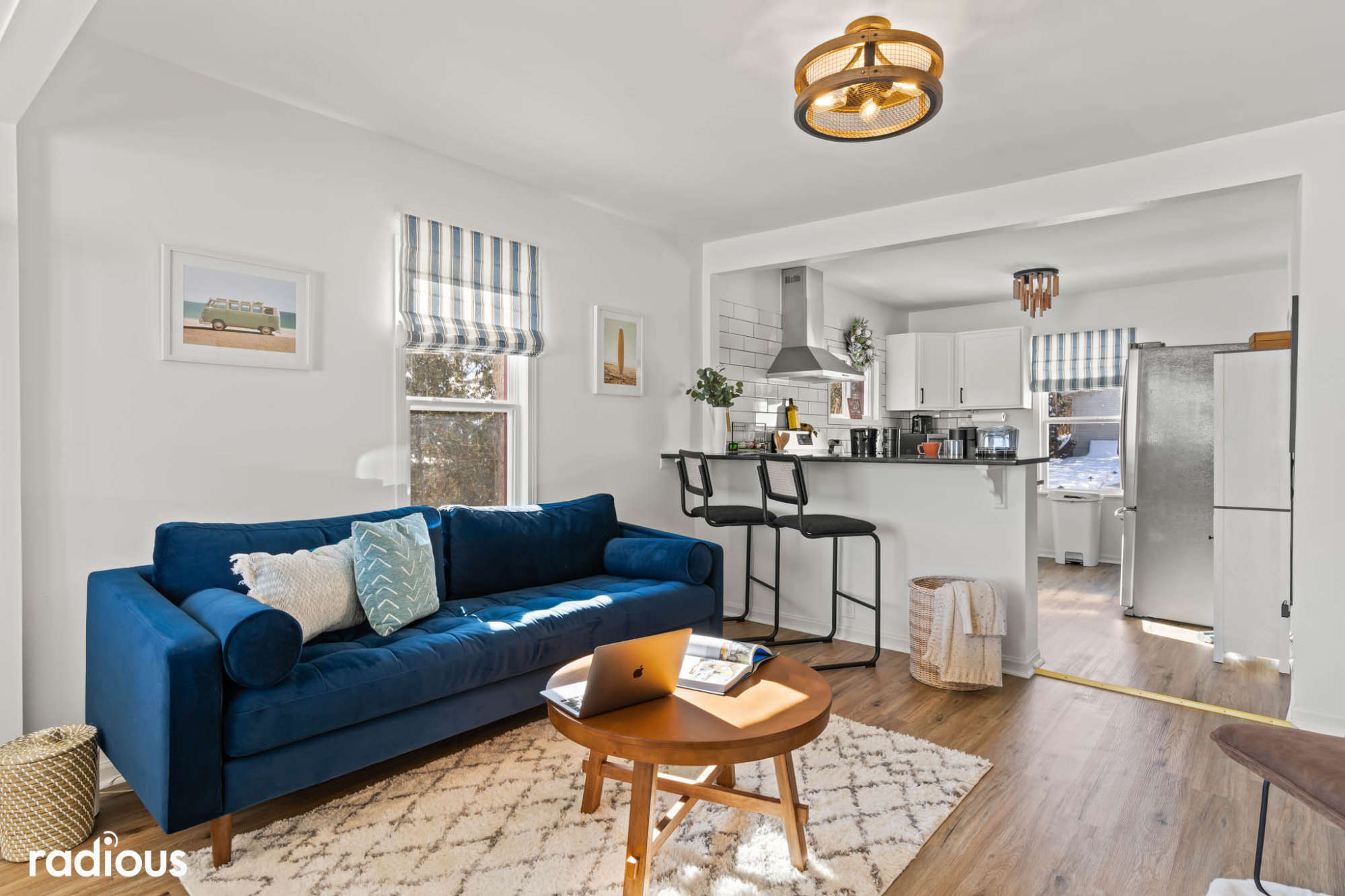 thumbnail view of a listing photo