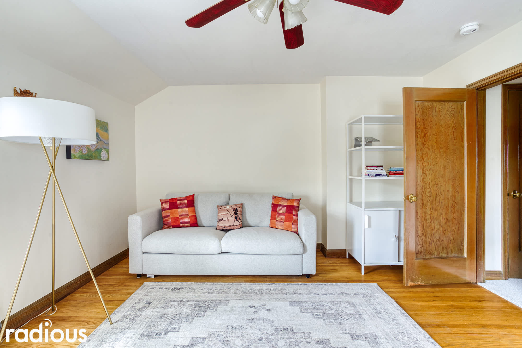thumbnail view of a listing photo