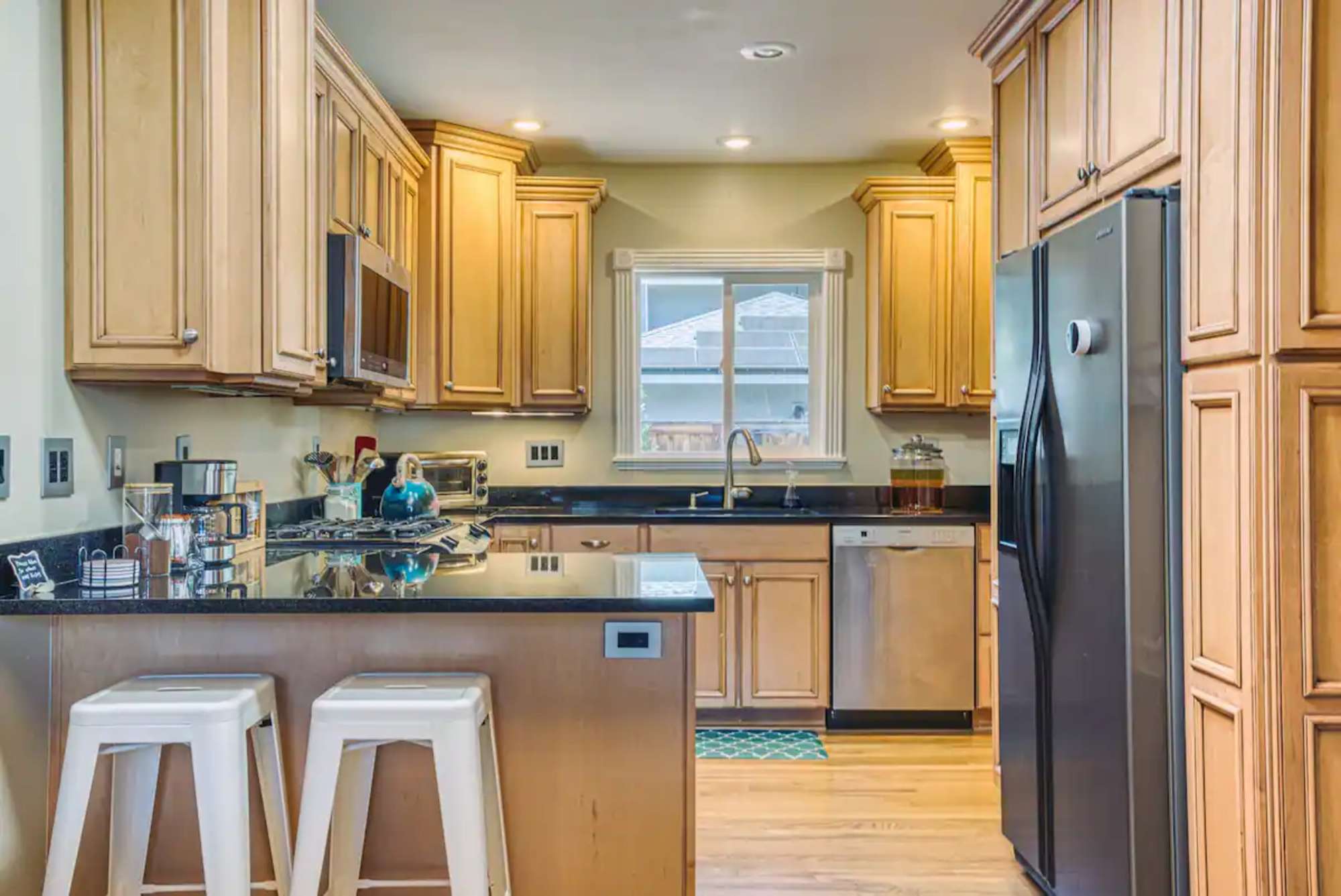 thumbnail view of a listing photo