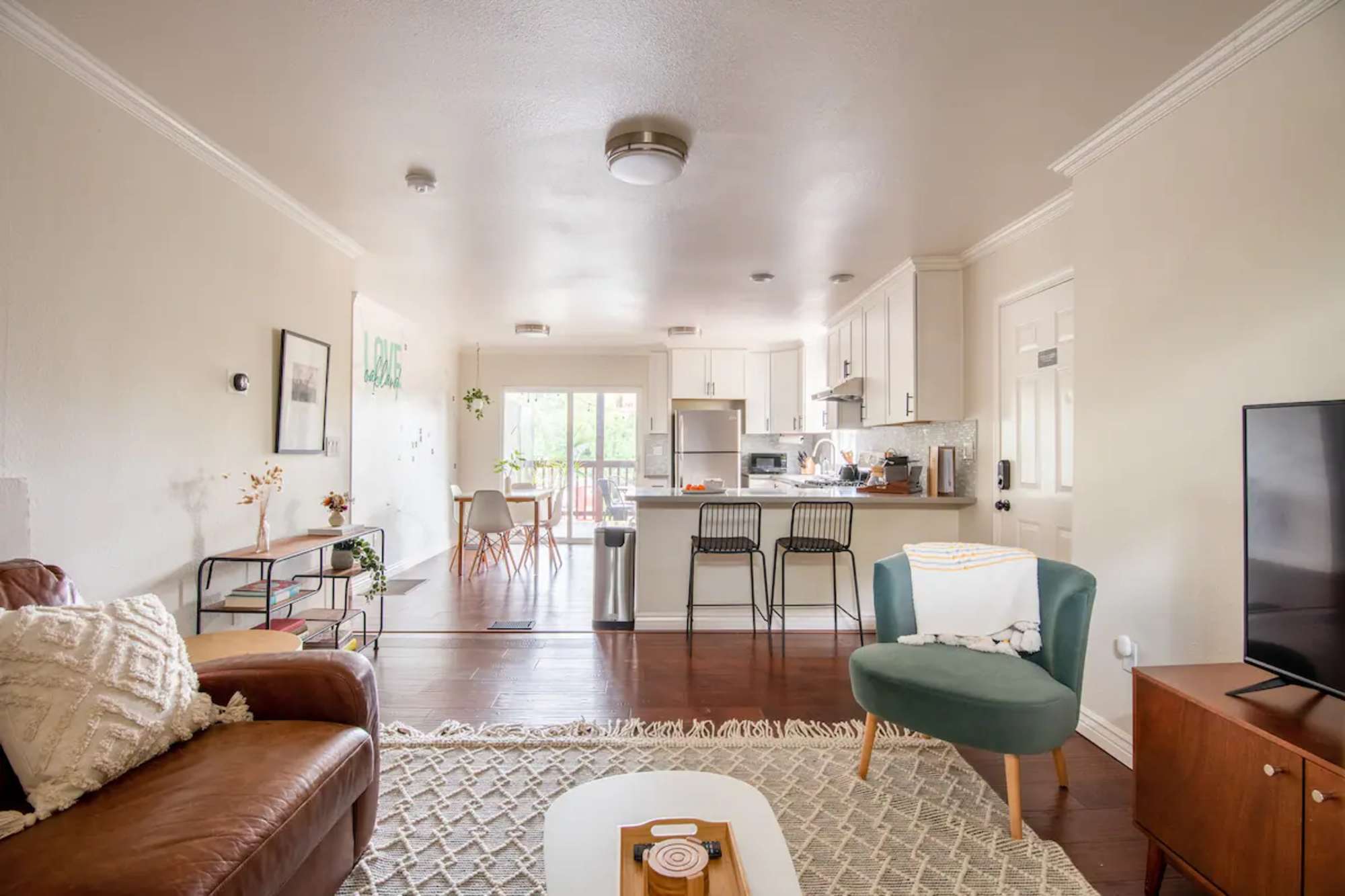 thumbnail view of a listing photo