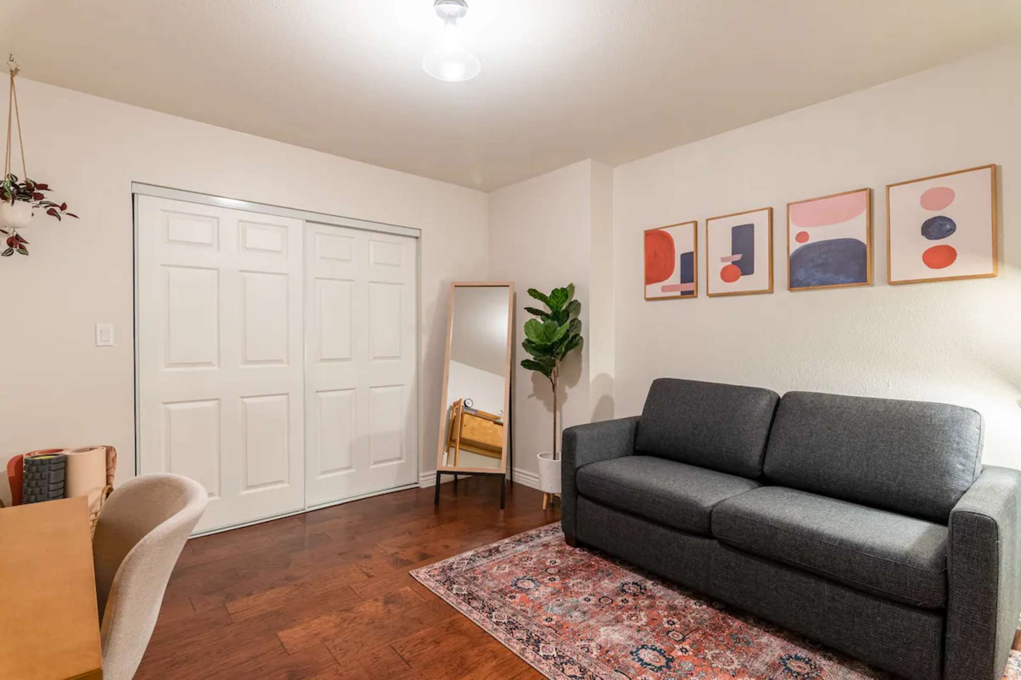 thumbnail view of a listing photo