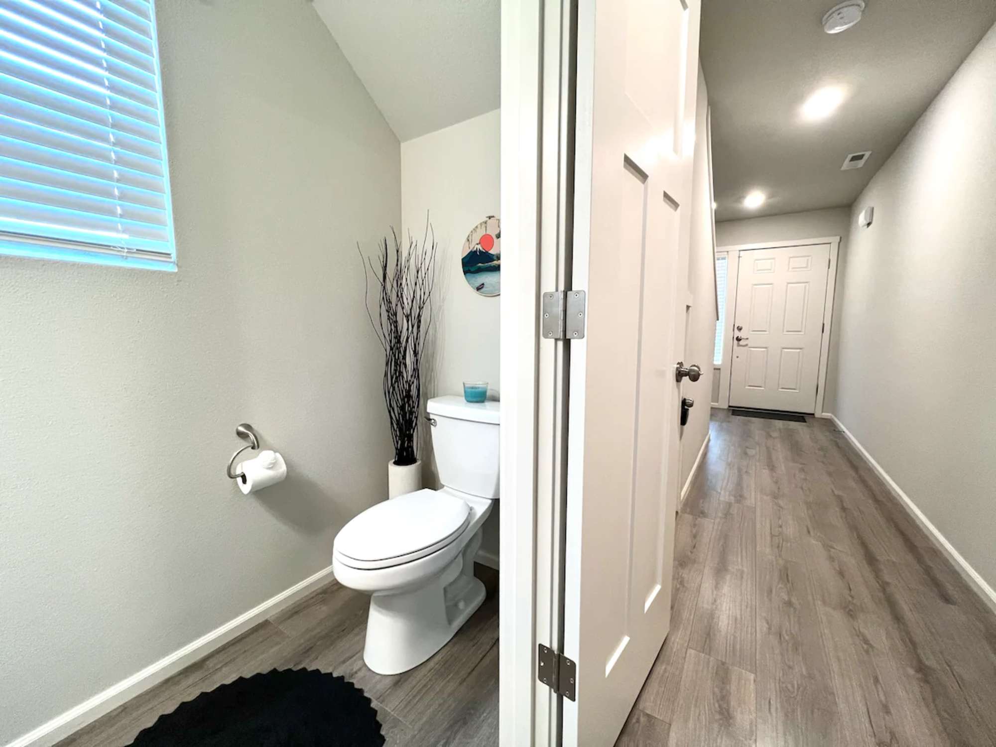 thumbnail view of a listing photo
