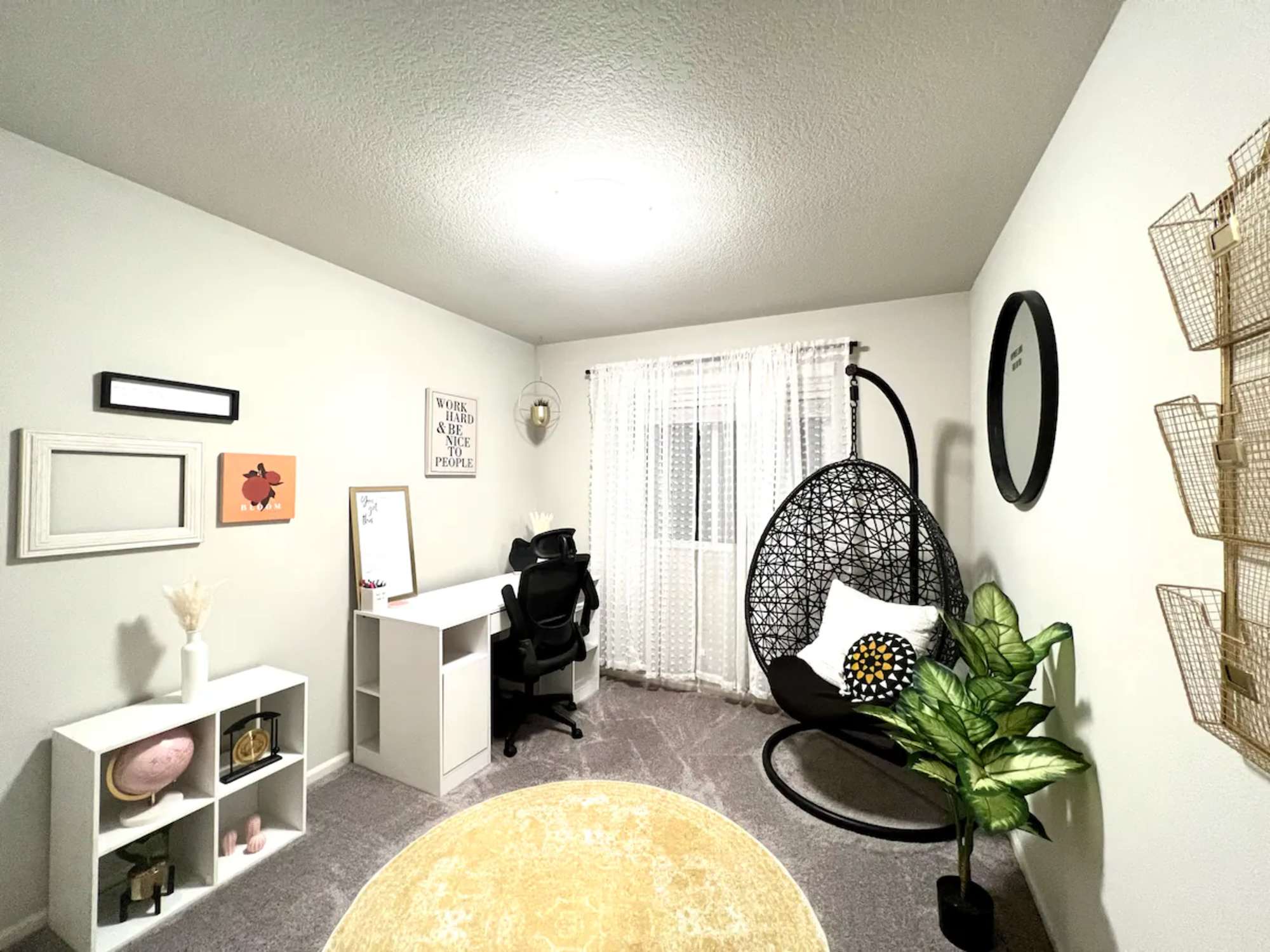 thumbnail view of a listing photo