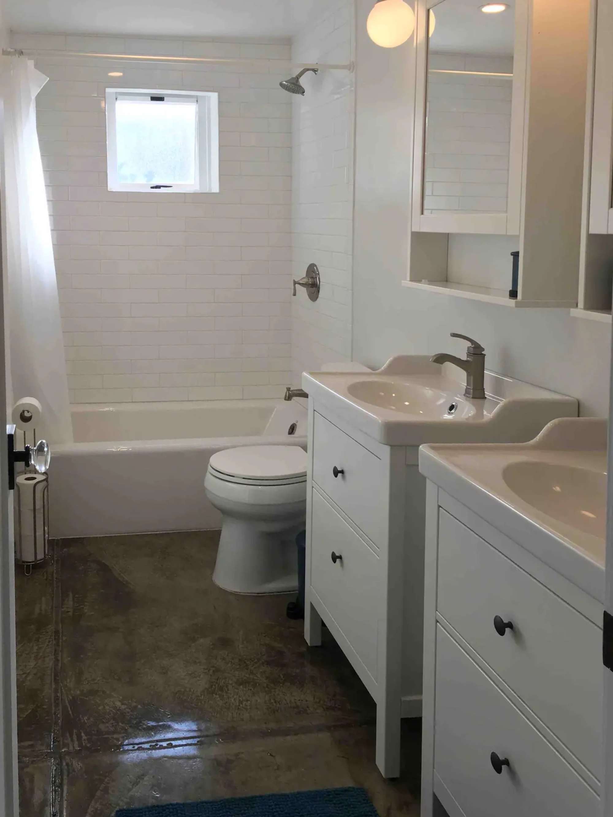 thumbnail view of a listing photo